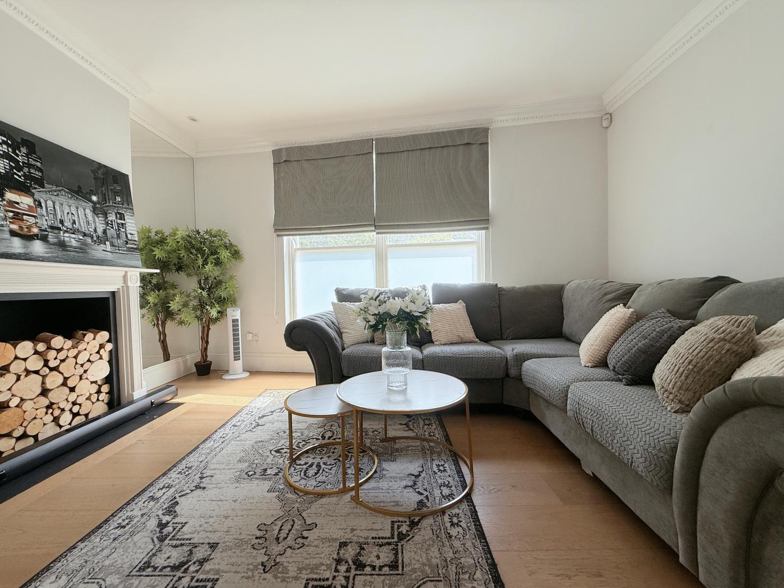 Spacious 5F House in Victoria , Safe & Quiet!