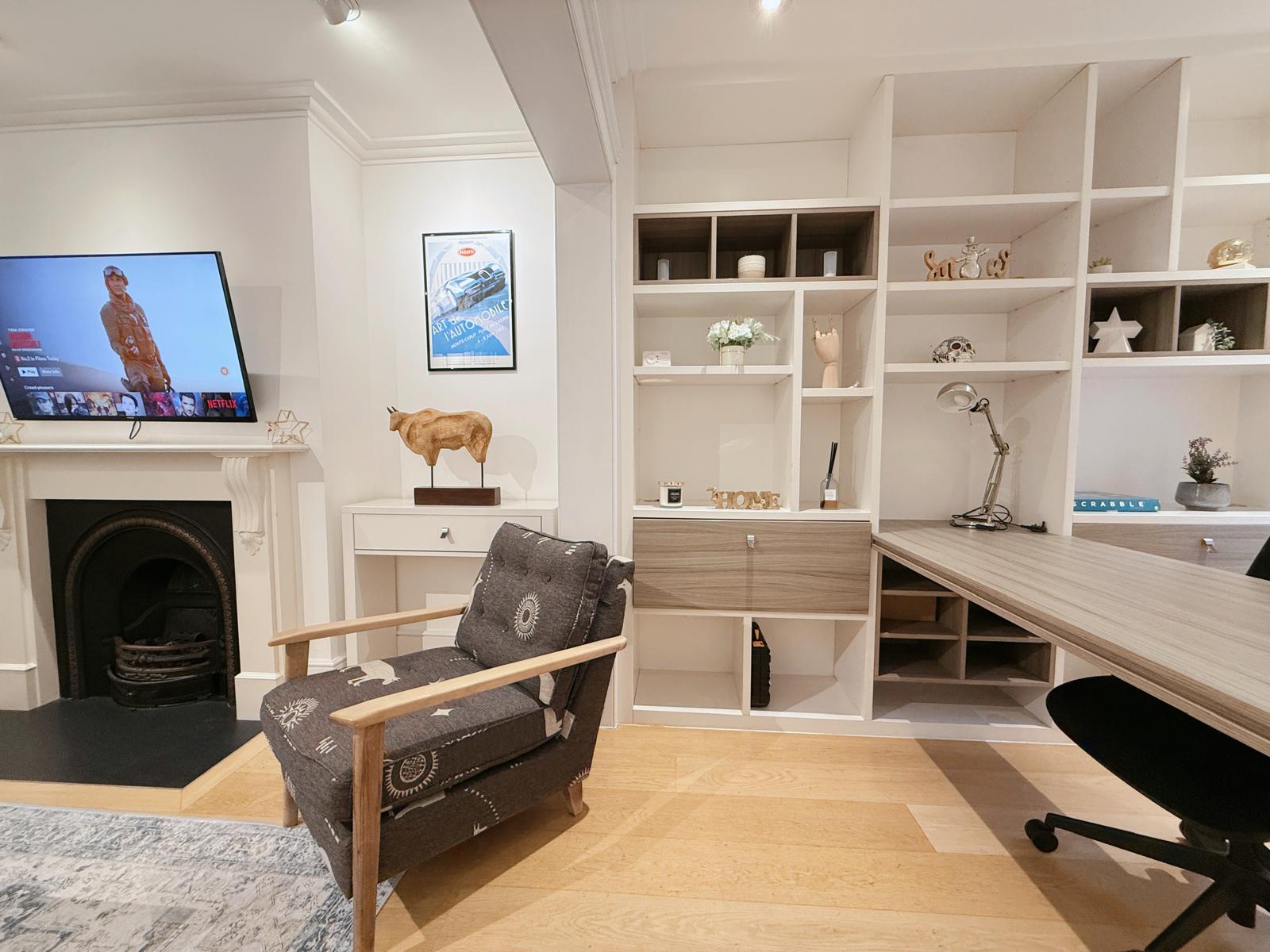 Spacious 3BRs townhouse 3 mins to Victoria | AC