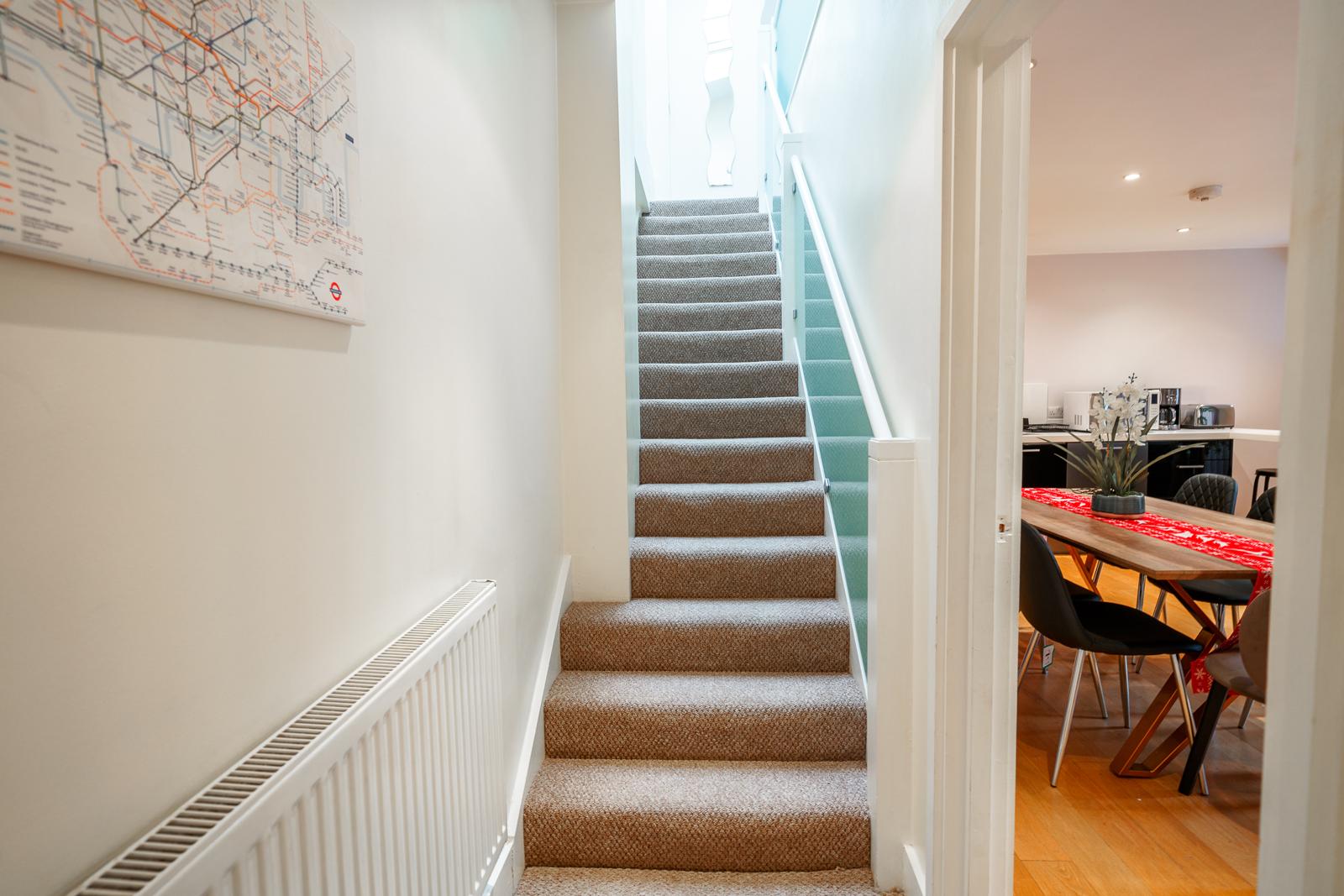 Stunning 3BRs 3F house close to Oxford with AC