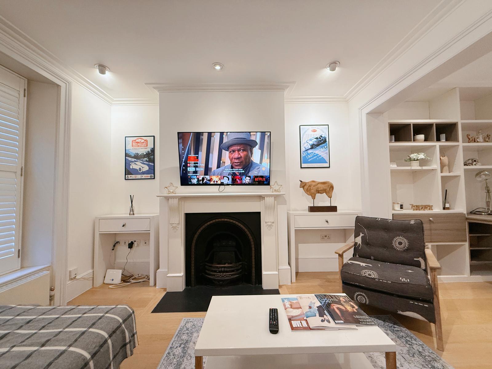 Spacious 3BRs townhouse 3 mins to Victoria | AC