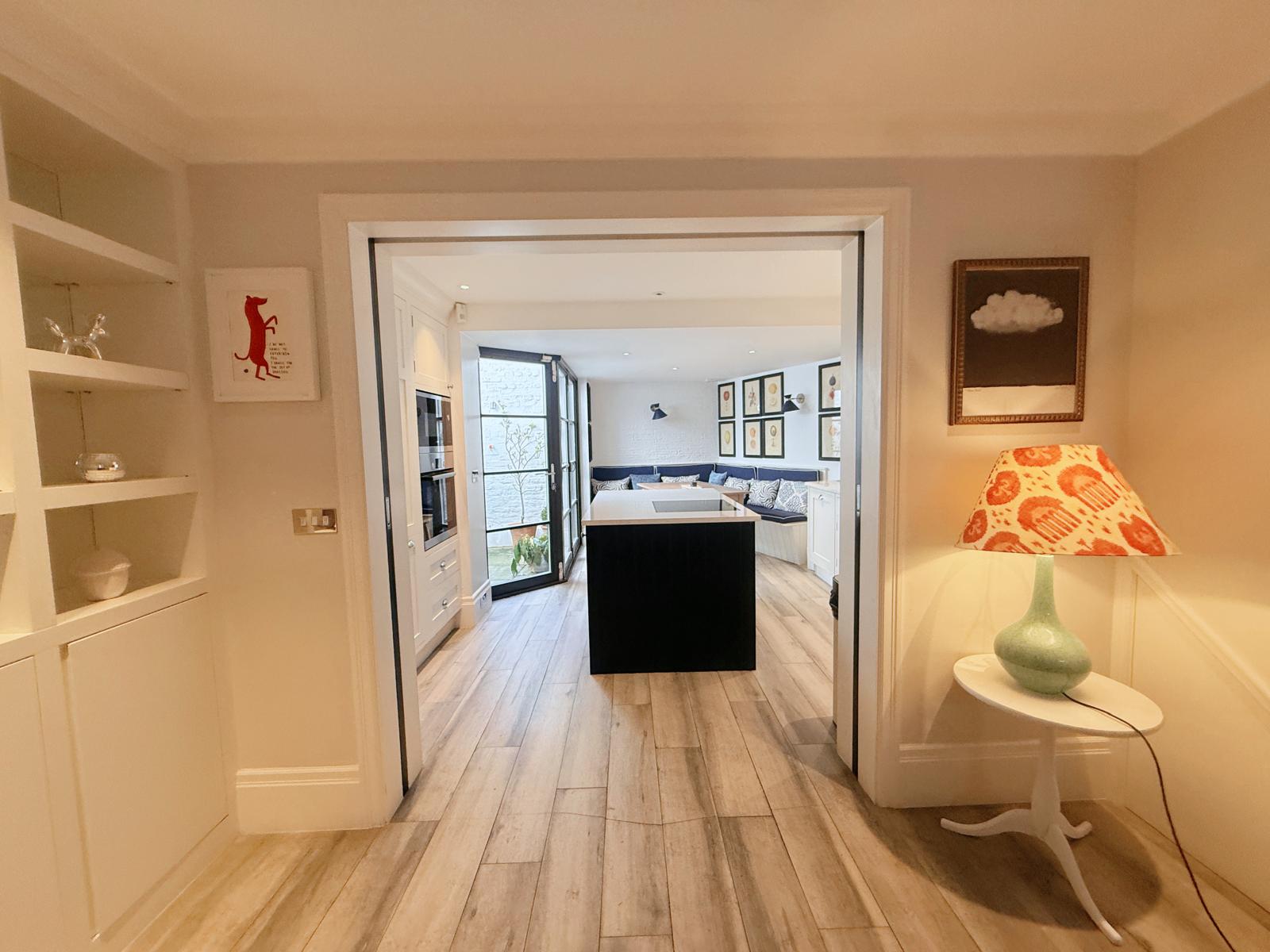 Stylish 3-Bedroom Terrace House Near Earls Court