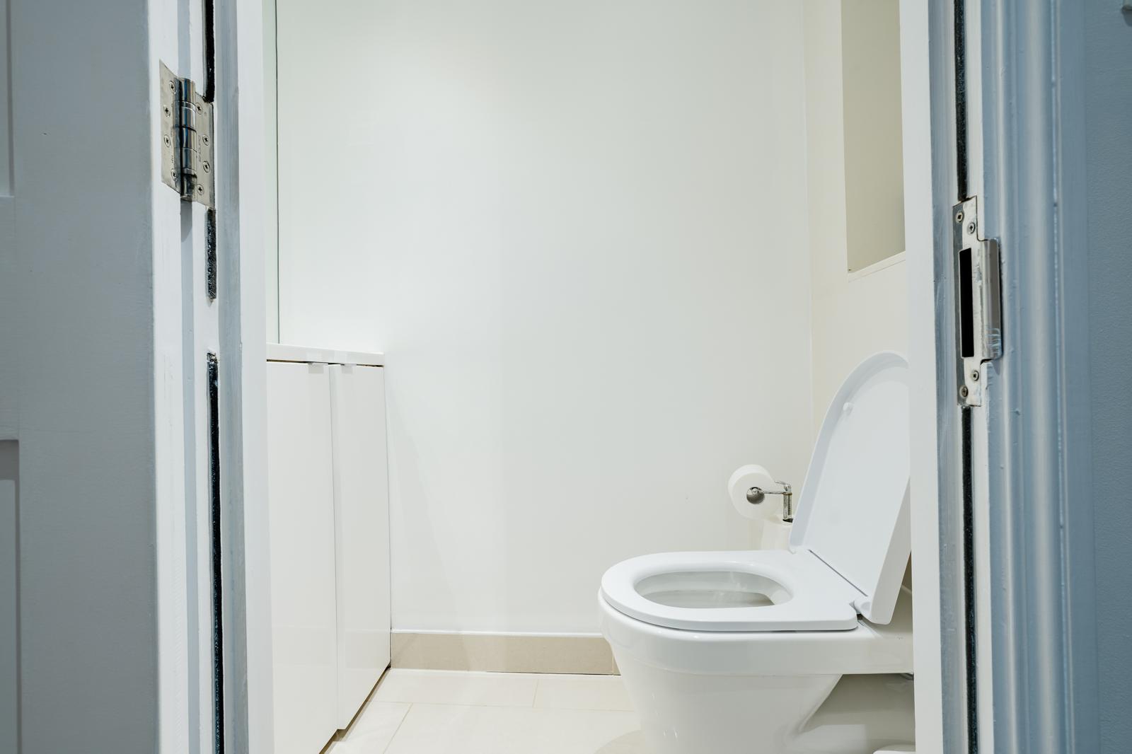 Spacious 3BRs townhouse 3 mins to Victoria | AC