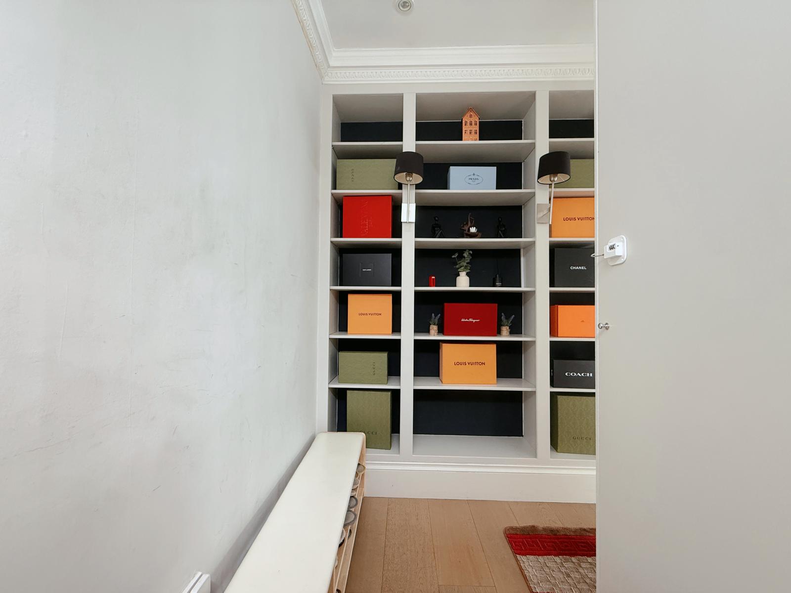 Spacious 5F House in Victoria , Safe & Quiet!