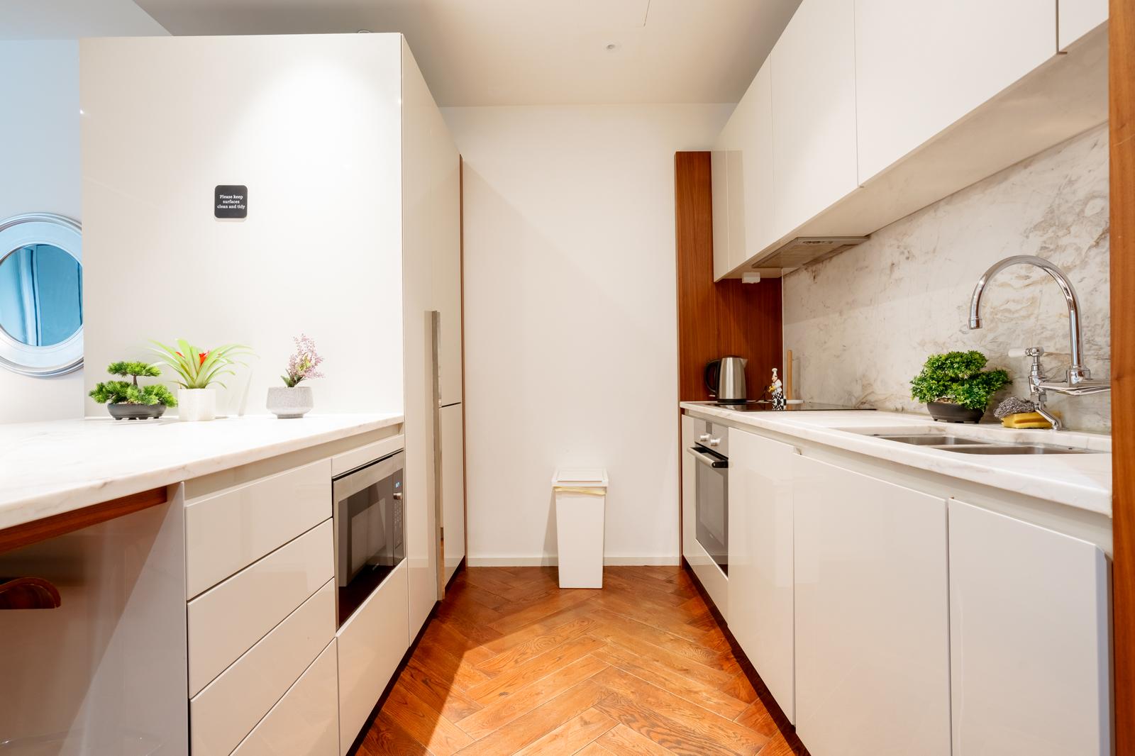 Luxury 2BRs Maisonette walk to Tube Nine Elm