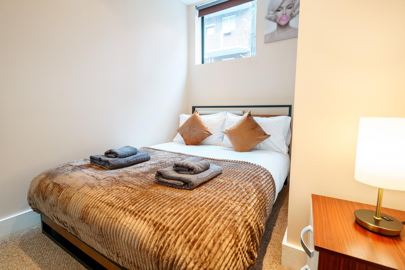 Stunning 3BRs 3F house close to Oxford with AC