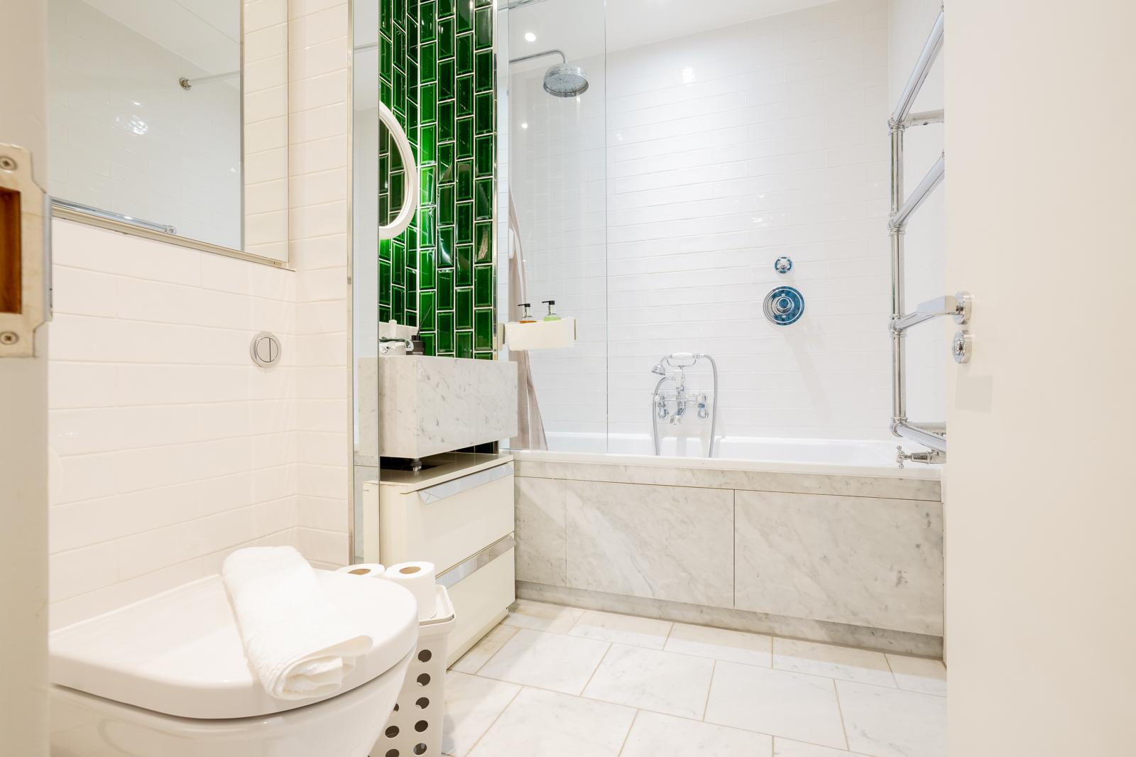 Luxury 2BRs Maisonette walk to Tube Nine Elm