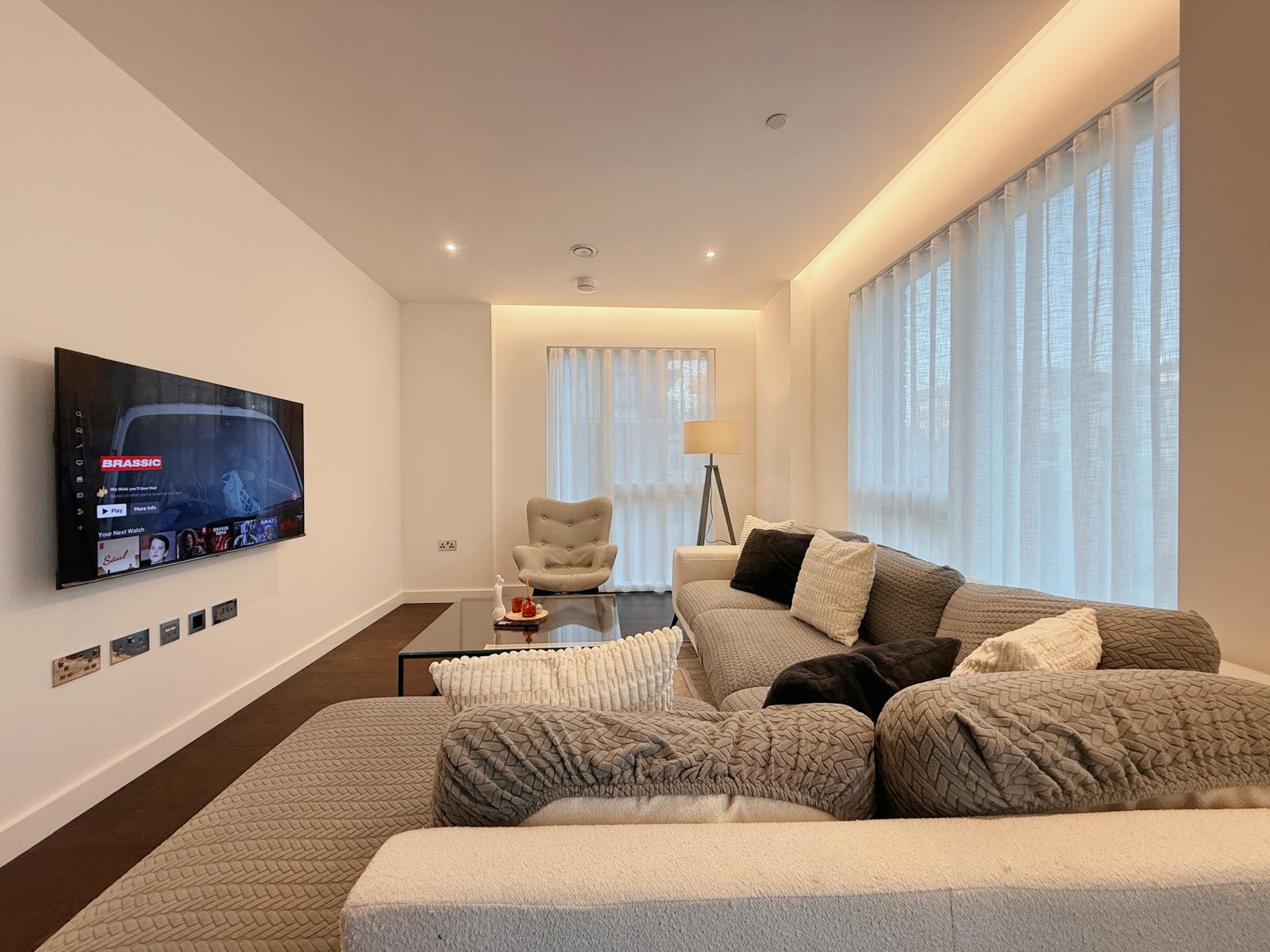 Skyline Serenity: Nine Elms 3BRs Haven