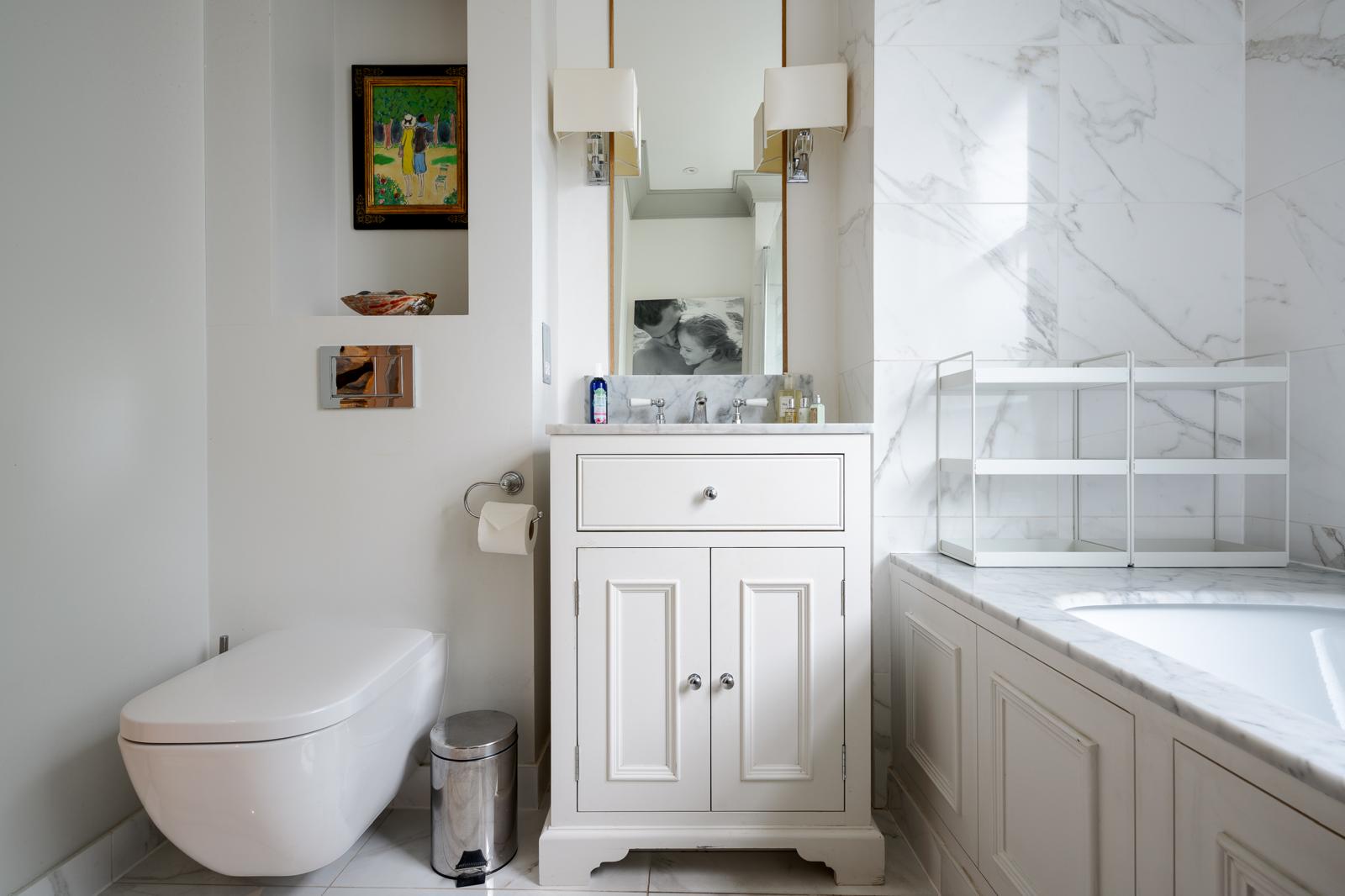 Chelsea Canvas: Art-Fueled 3BRs Townhouse | AC