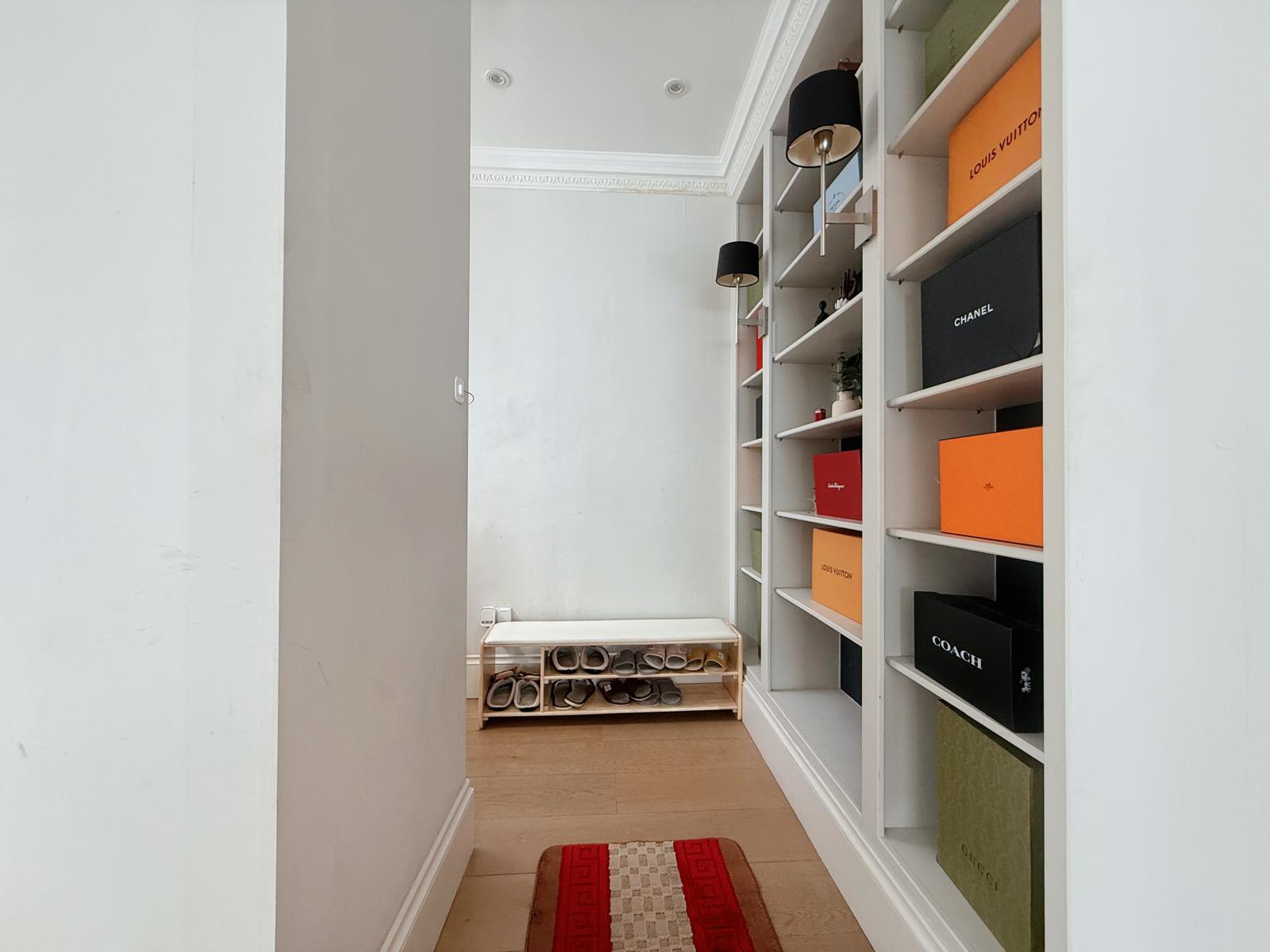 Spacious 5F House in Victoria , Safe & Quiet!