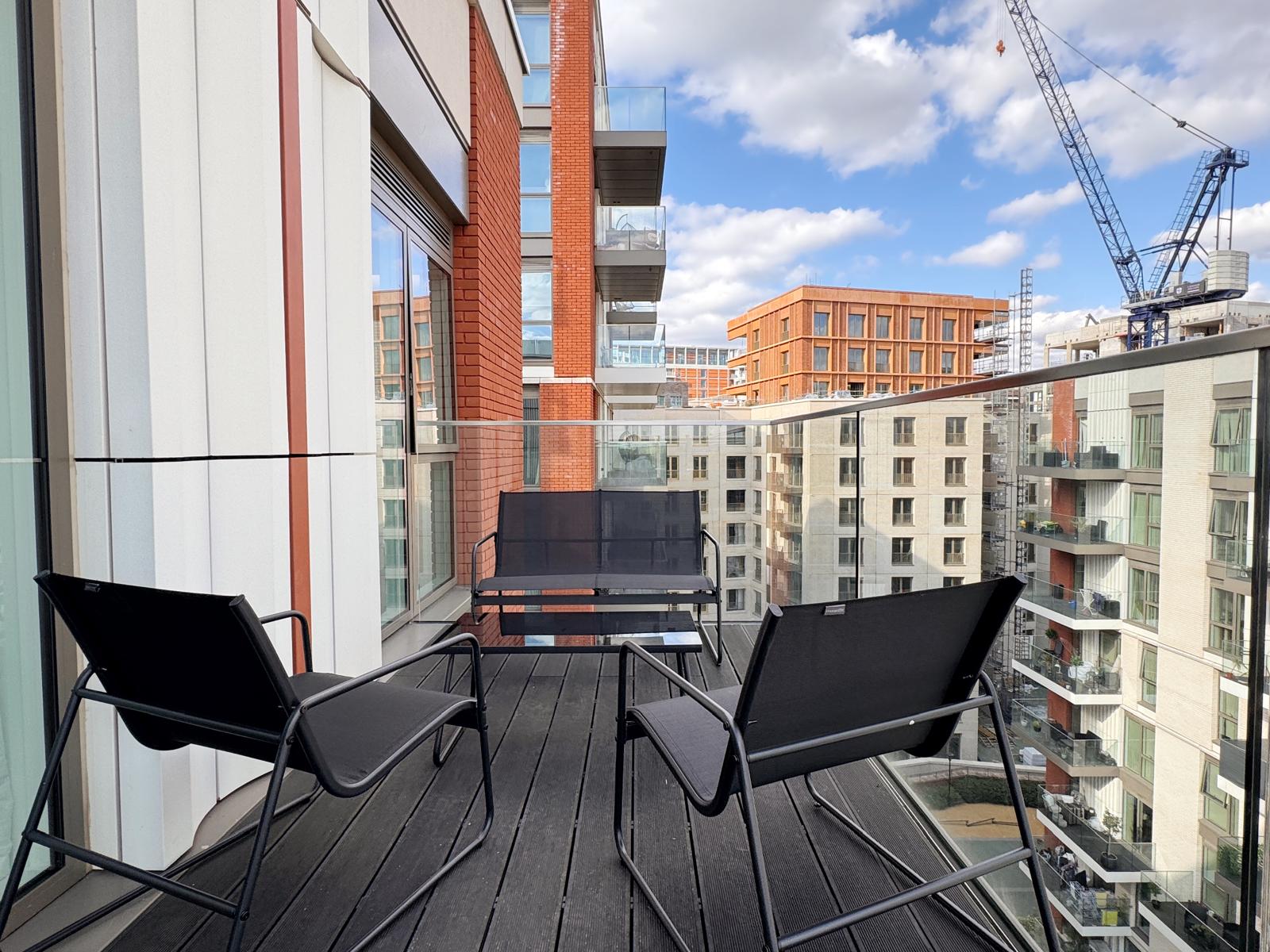 Skyline Serenity: Nine Elms 3BRs Haven