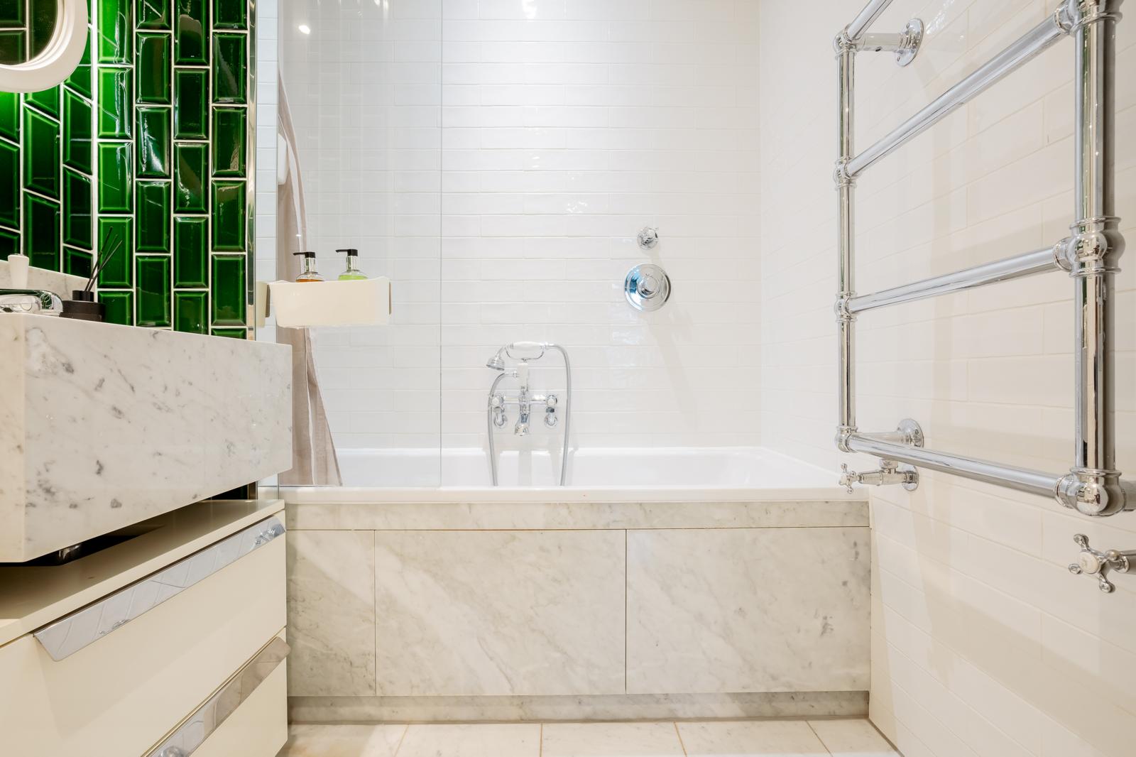 Luxury 2BRs Maisonette walk to Tube Nine Elm