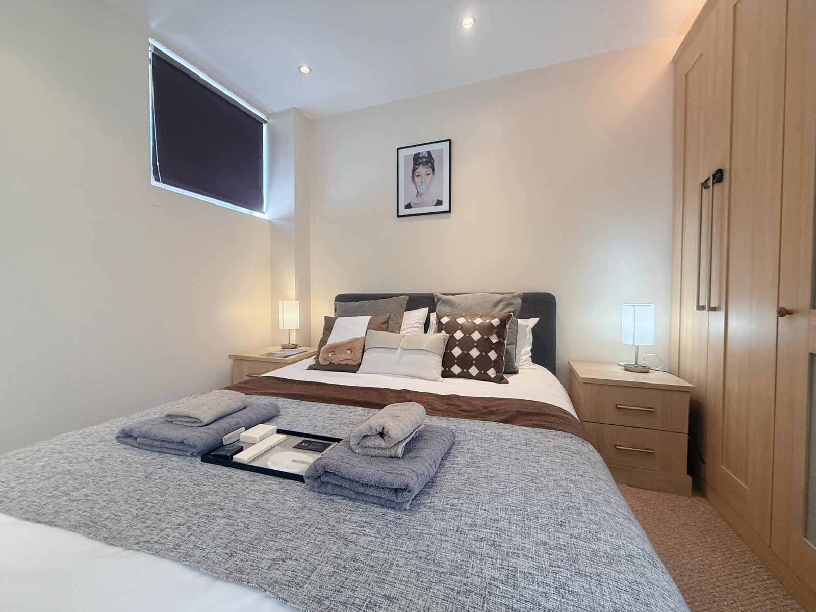 Stunning 3BRs 3F house close to Oxford with AC