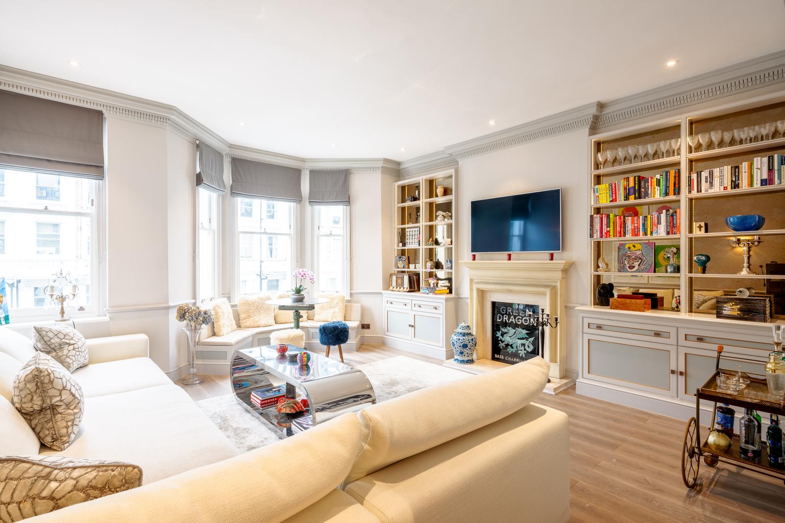 Chelsea Canvas: Art-Fueled 3BRs Townhouse | AC