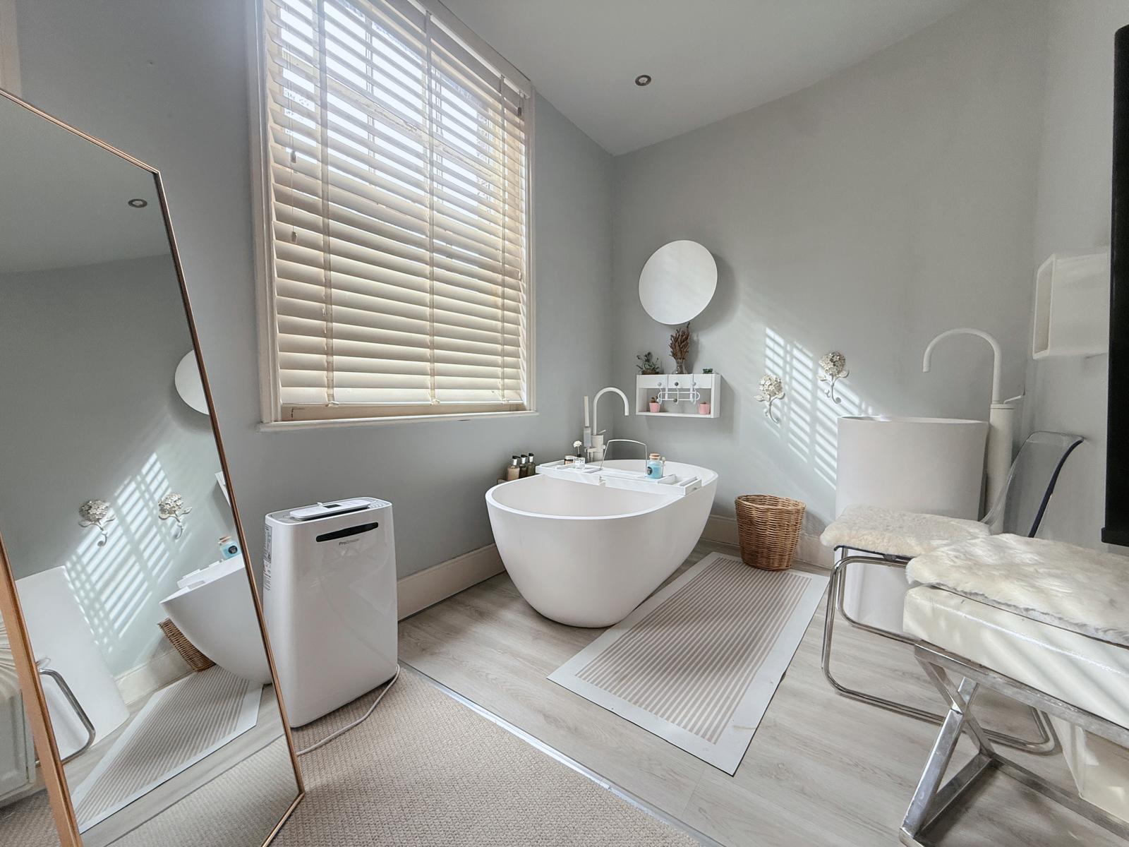 Luxury 3-En-suites House 3 mins to Pimlico with AC