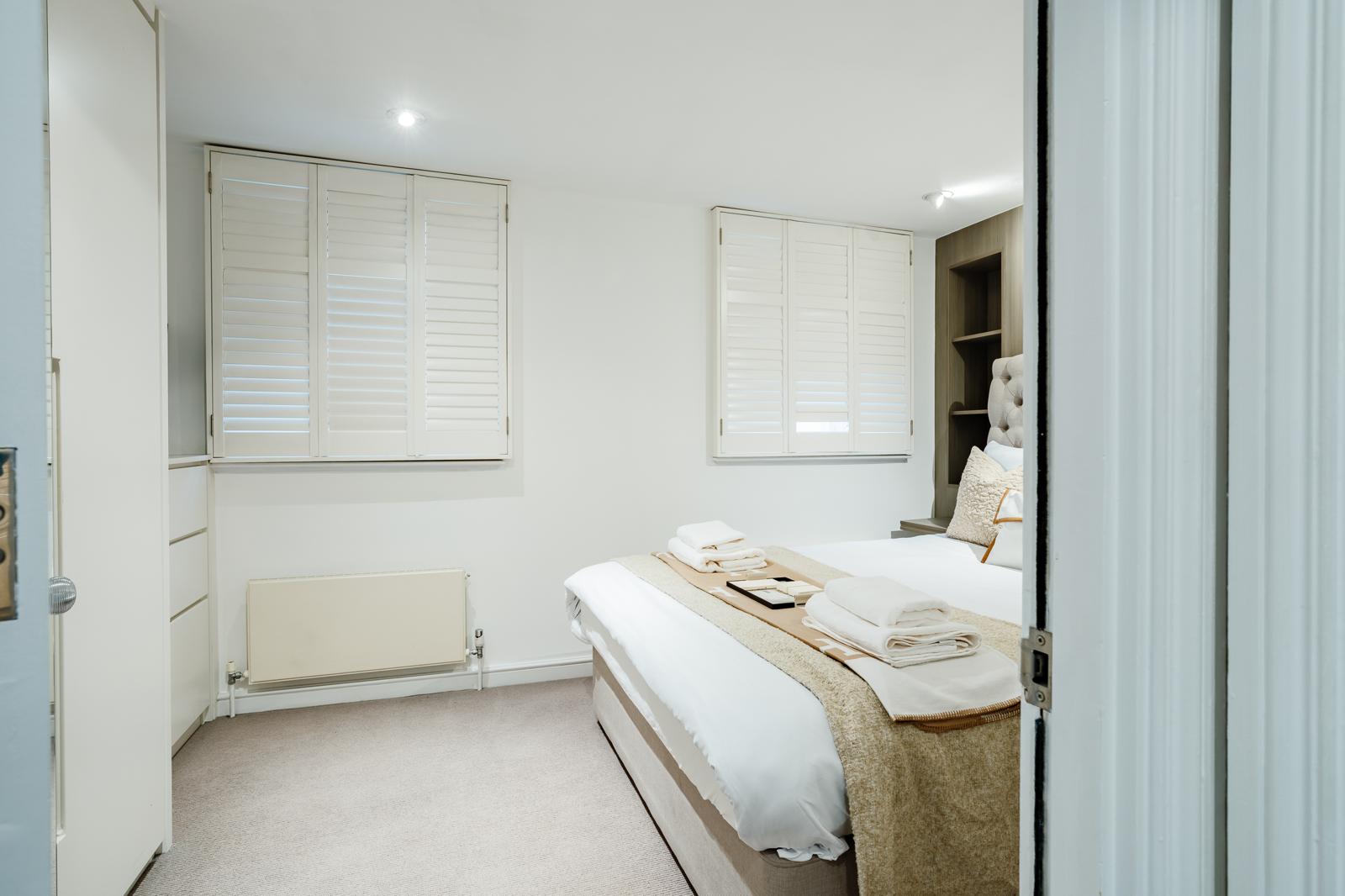 Spacious 3BRs townhouse 3 mins to Victoria | AC