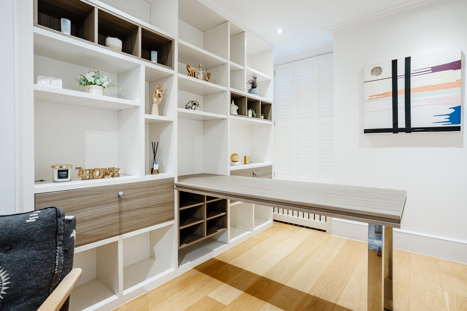 Spacious 3BRs townhouse 3 mins to Victoria | AC