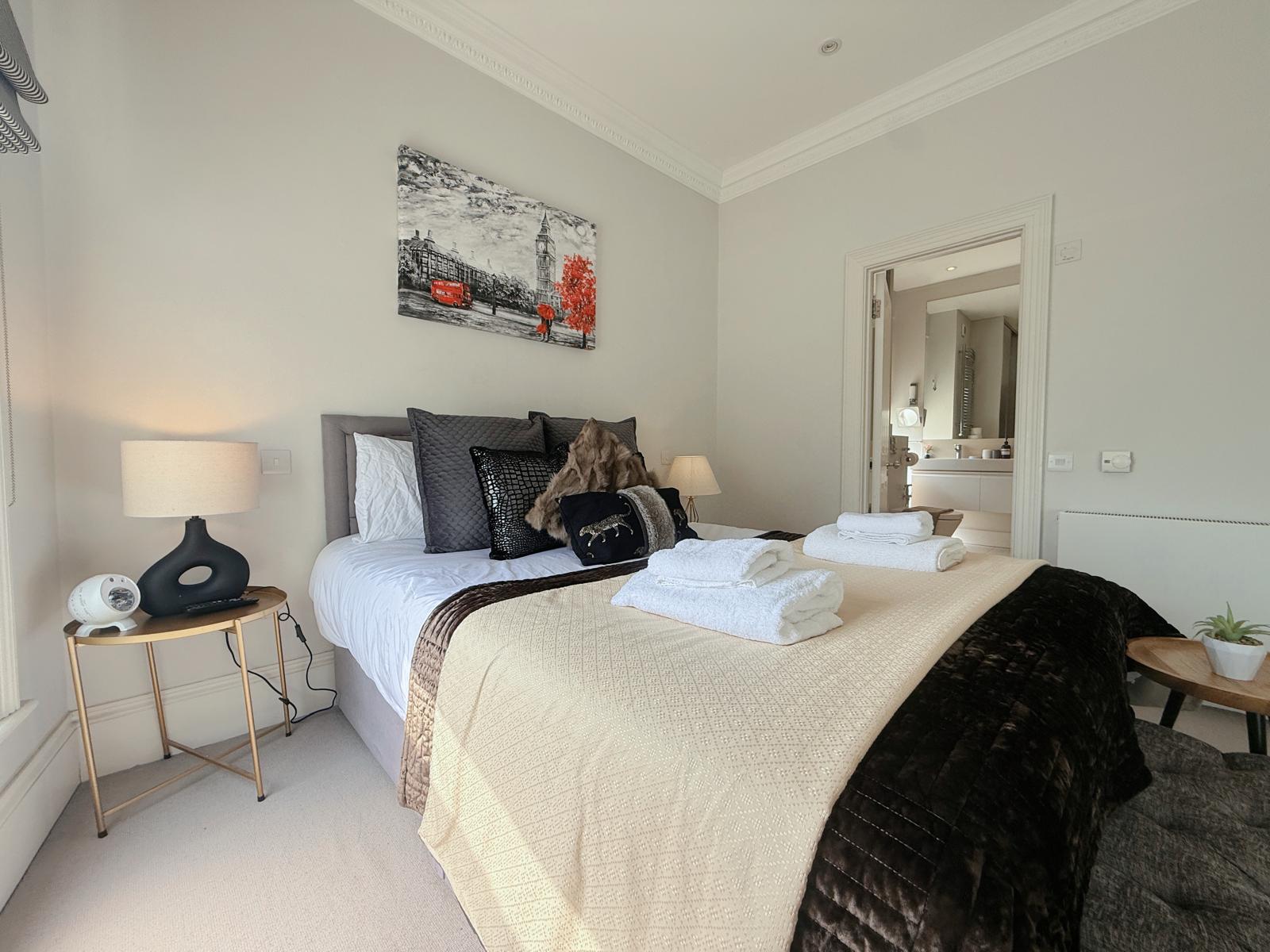 Spacious 5F House in Victoria , Safe & Quiet!