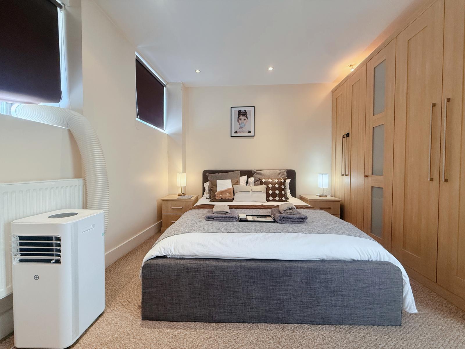 Stunning 3BRs 3F house close to Oxford with AC