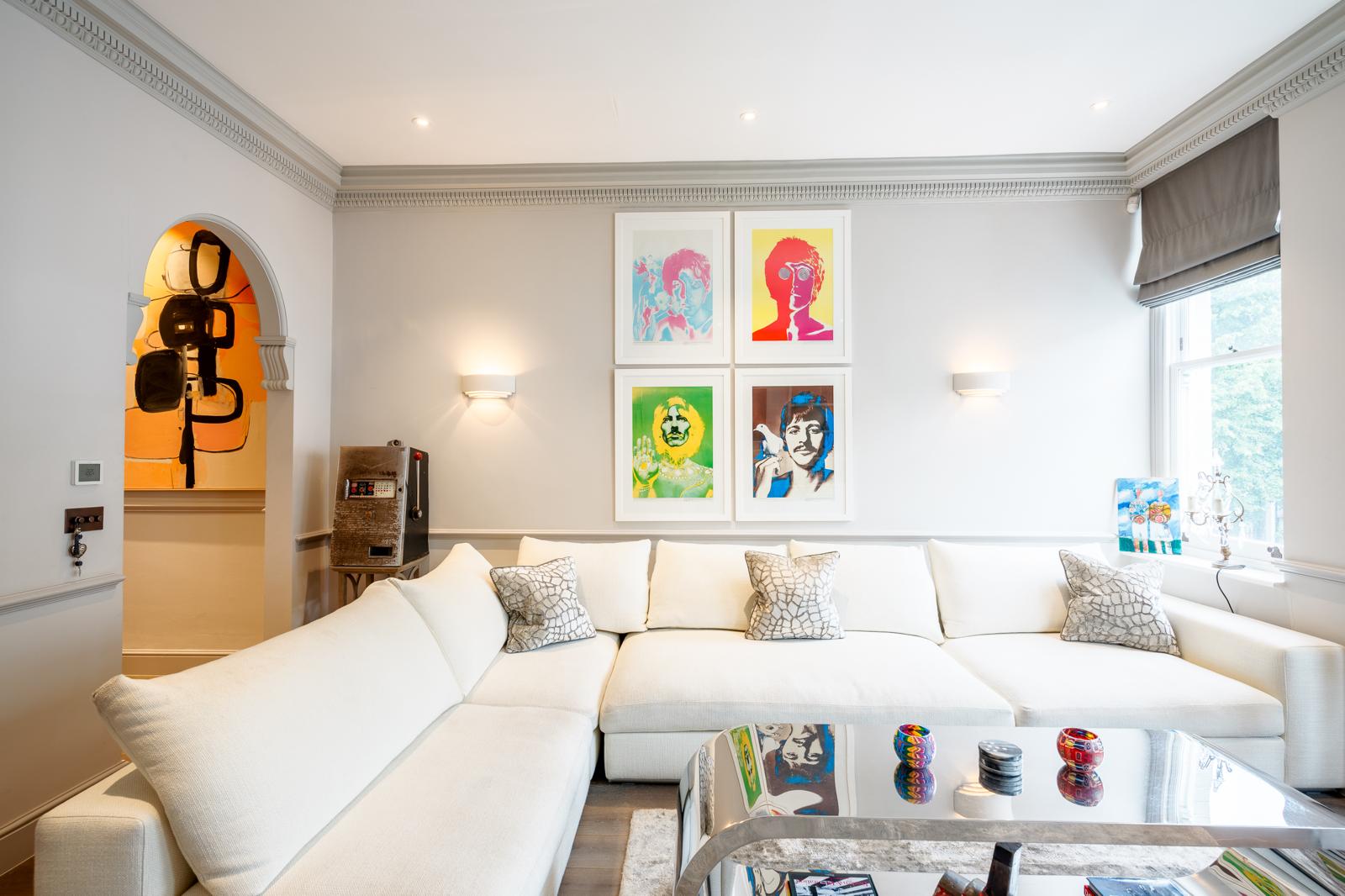 Chelsea Canvas: Art-Fueled 3BRs Townhouse | AC