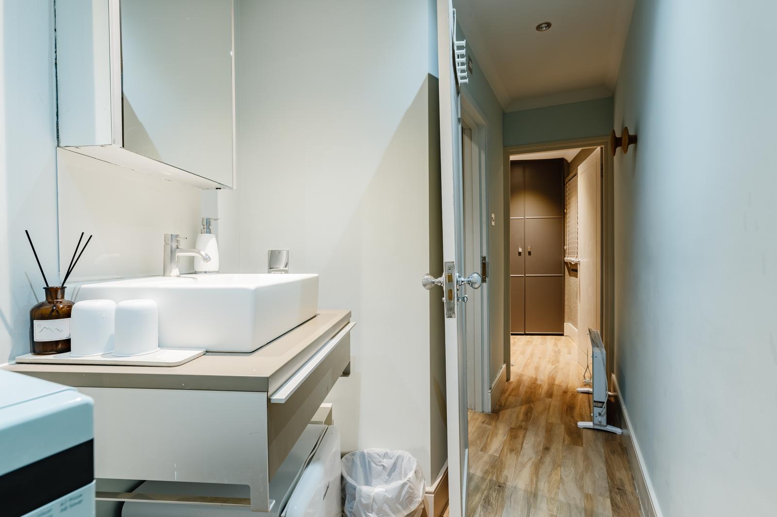 Luxury 3-En-suites House 3 mins to Pimlico with AC