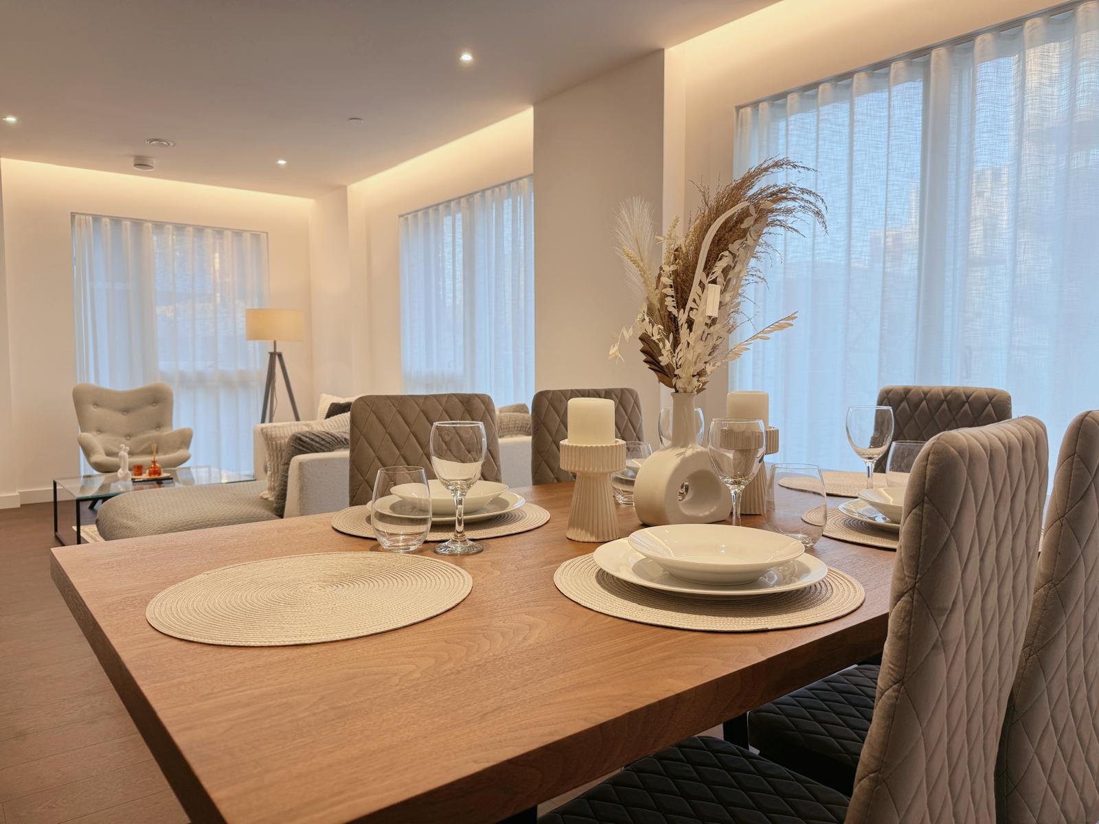 Skyline Serenity: Nine Elms 3BRs Haven