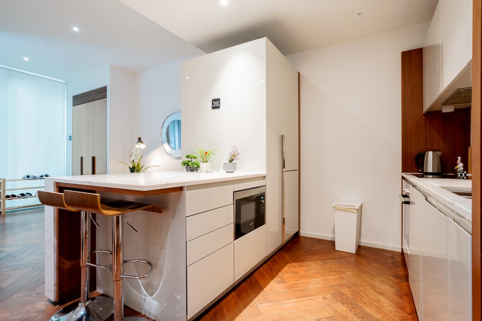 Luxury 2BRs Maisonette walk to Tube Nine Elm