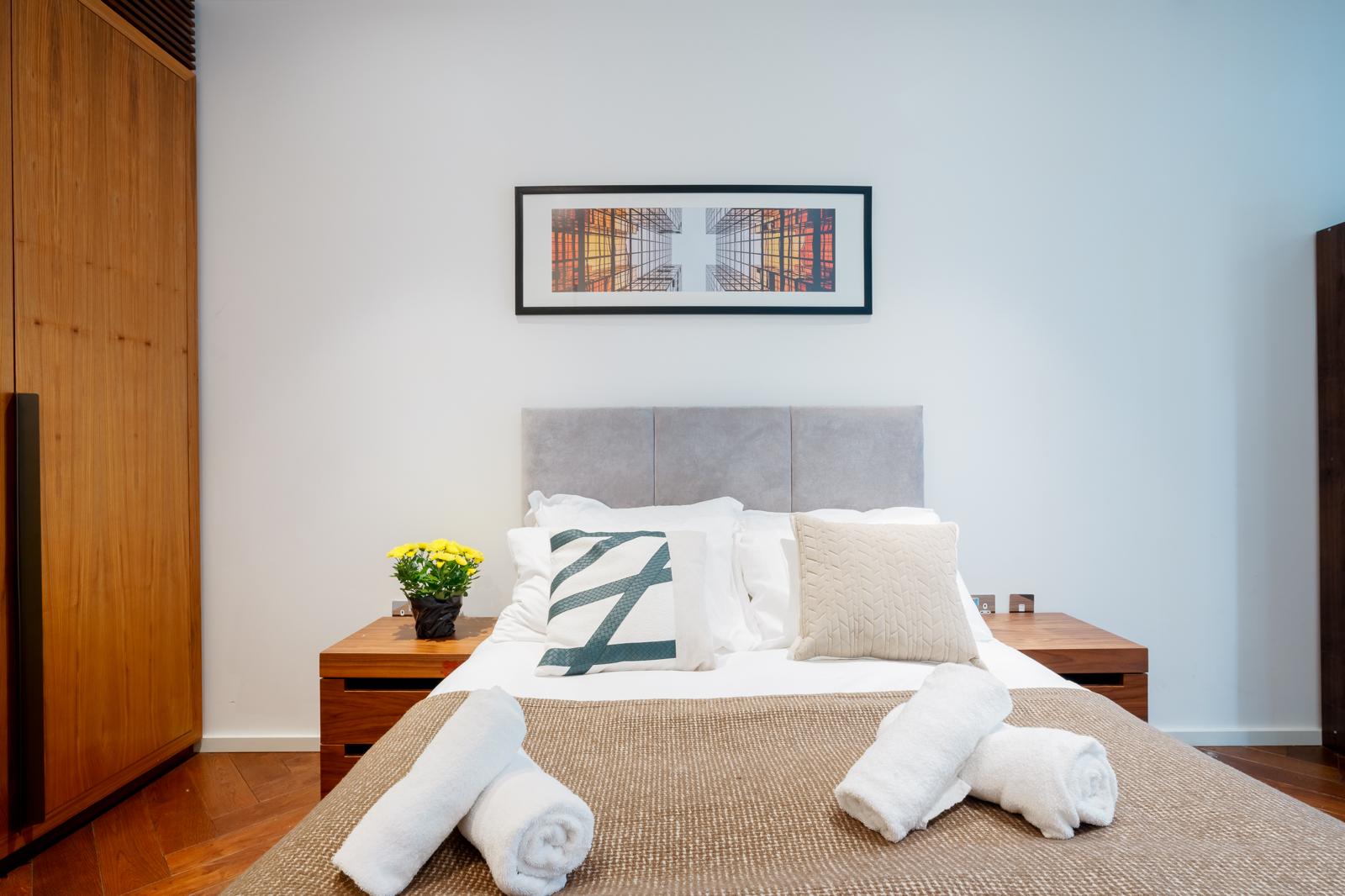 Luxury 2BRs Maisonette walk to Tube Nine Elm