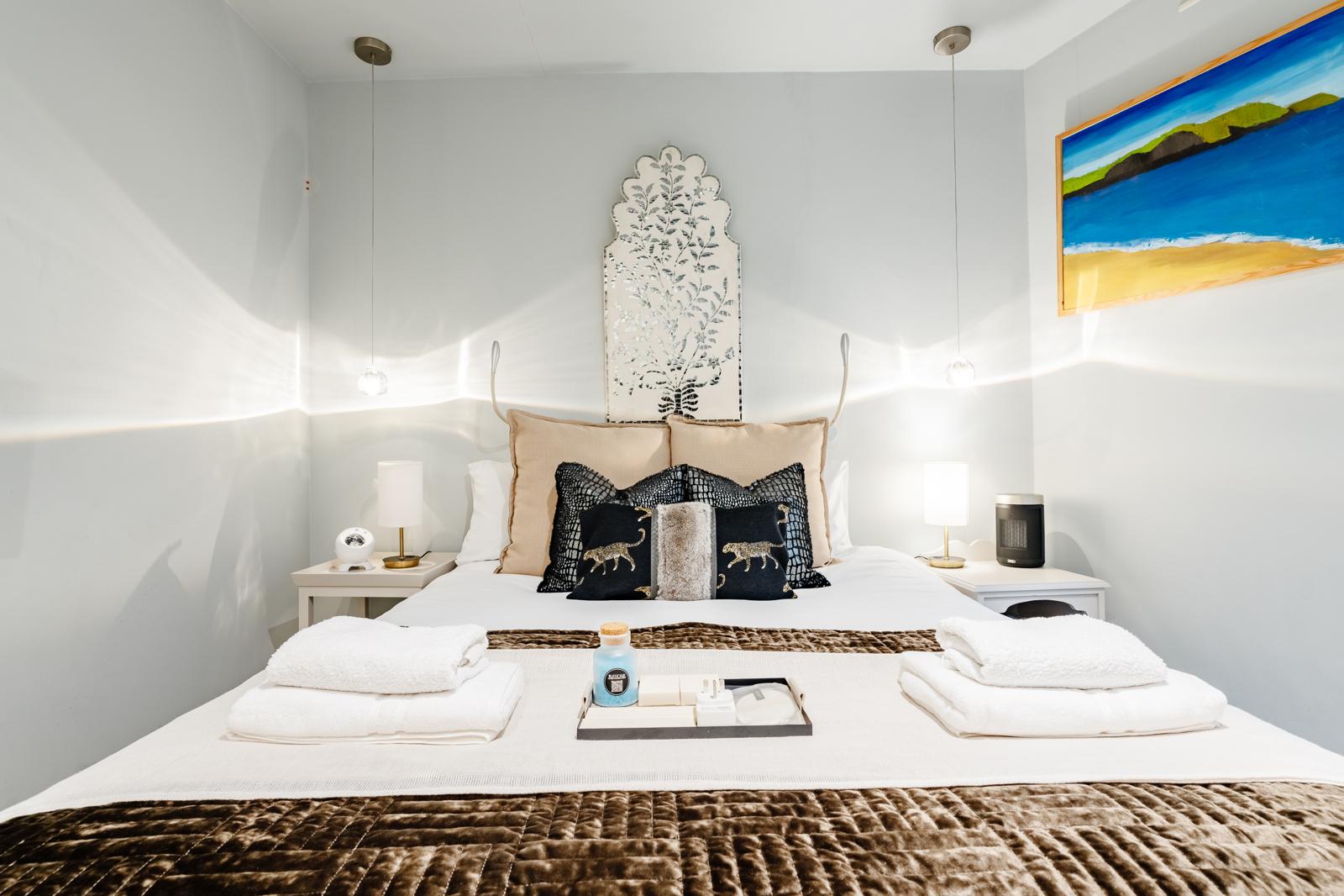 Luxury 3-En-suites House 3 mins to Pimlico with AC