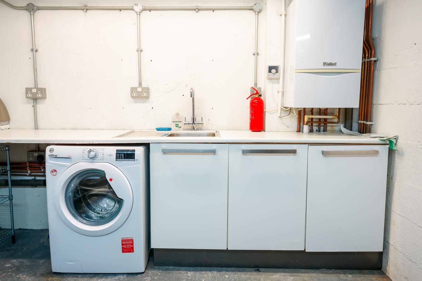 Stunning 3BRs 3F house close to Oxford with AC