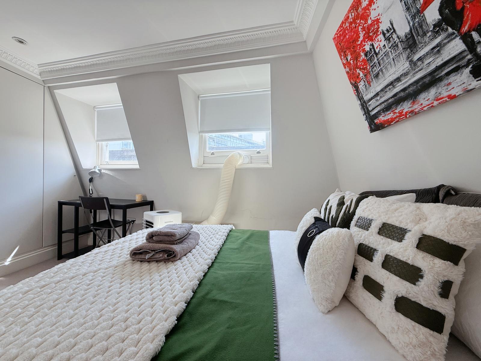 Spacious 5F House in Victoria , Safe & Quiet!