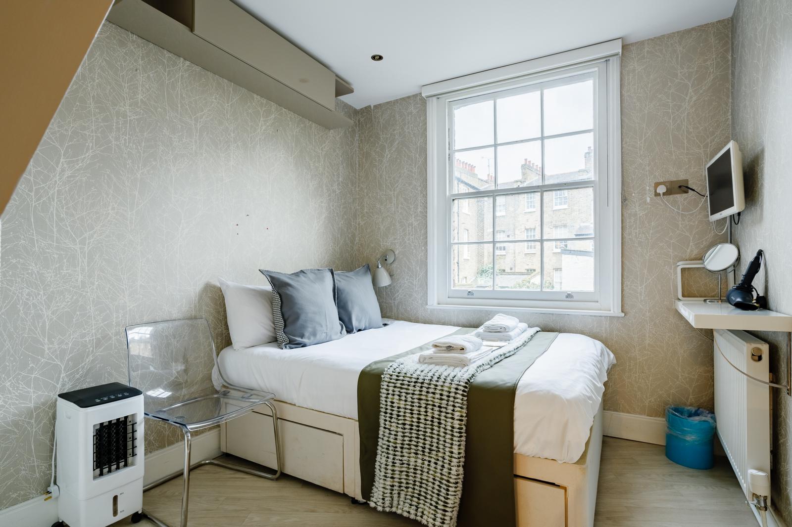 Luxury 3-En-suites House 3 mins to Pimlico with AC