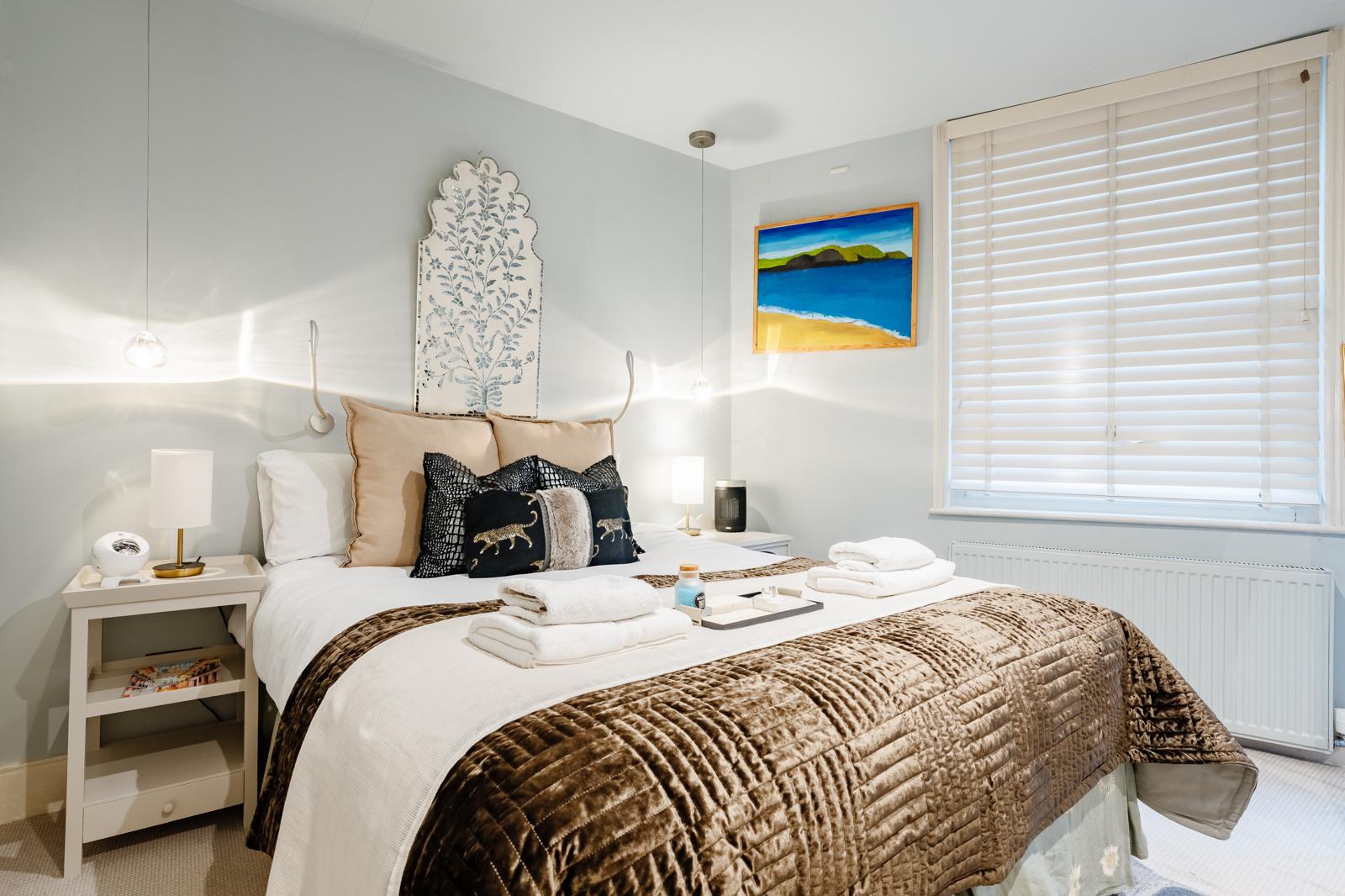 Luxury 3-En-suites House 3 mins to Pimlico with AC