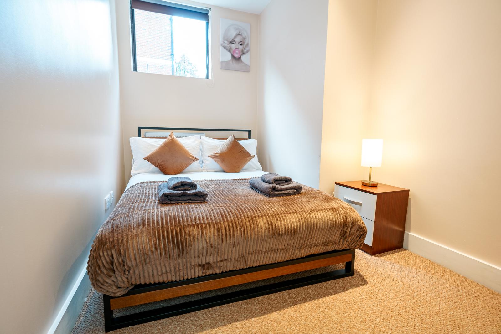 Stunning 3BRs 3F house close to Oxford with AC