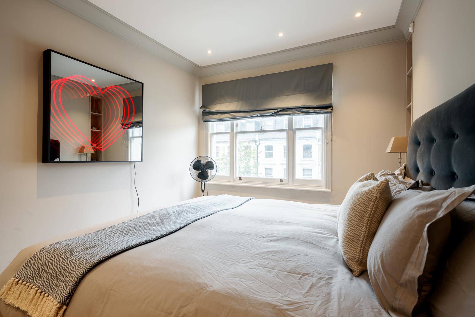 Chelsea Canvas: Art-Fueled 3BRs Townhouse | AC