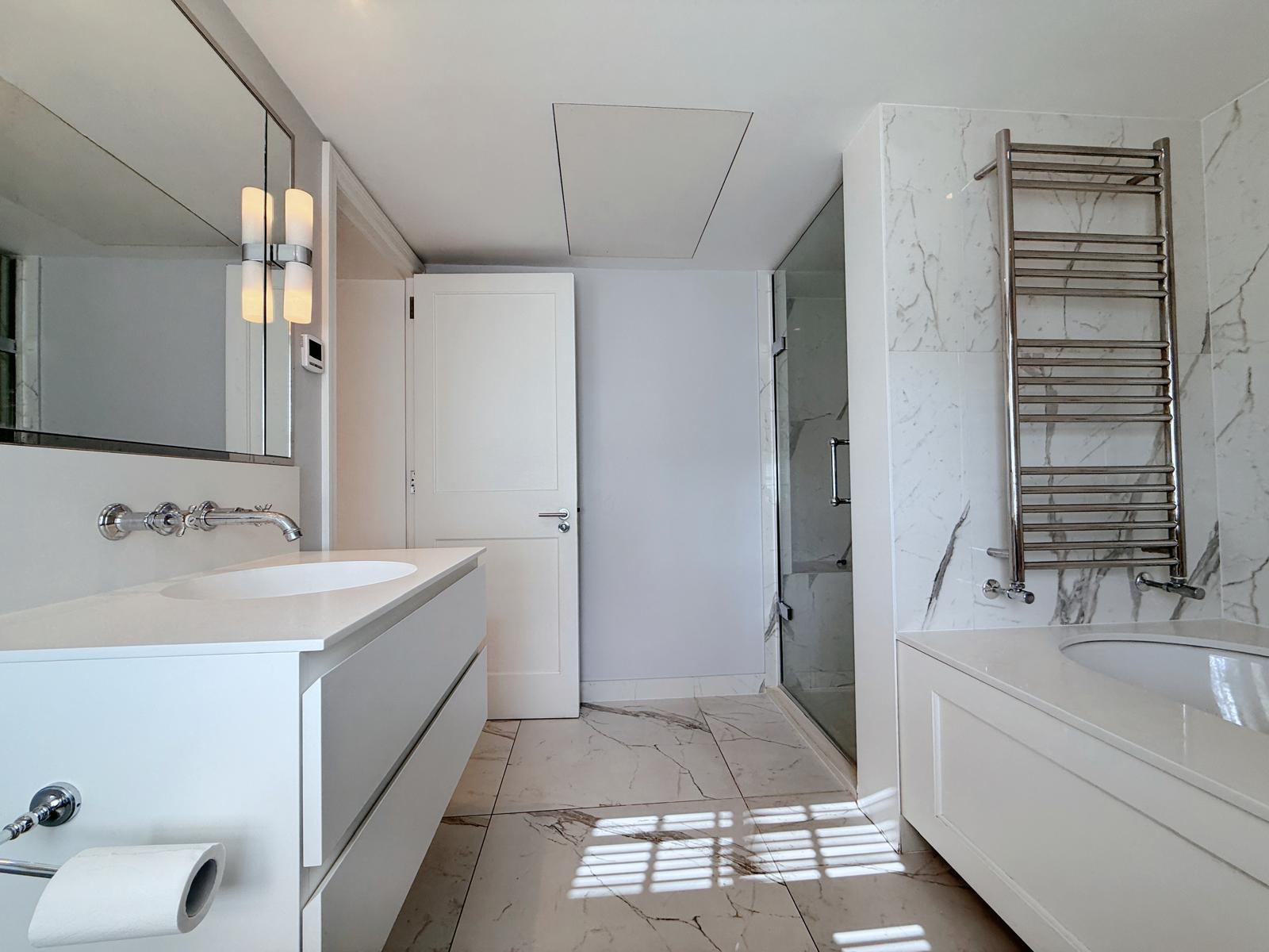 Stylish 3-Bedroom Terrace House Near Earls Court