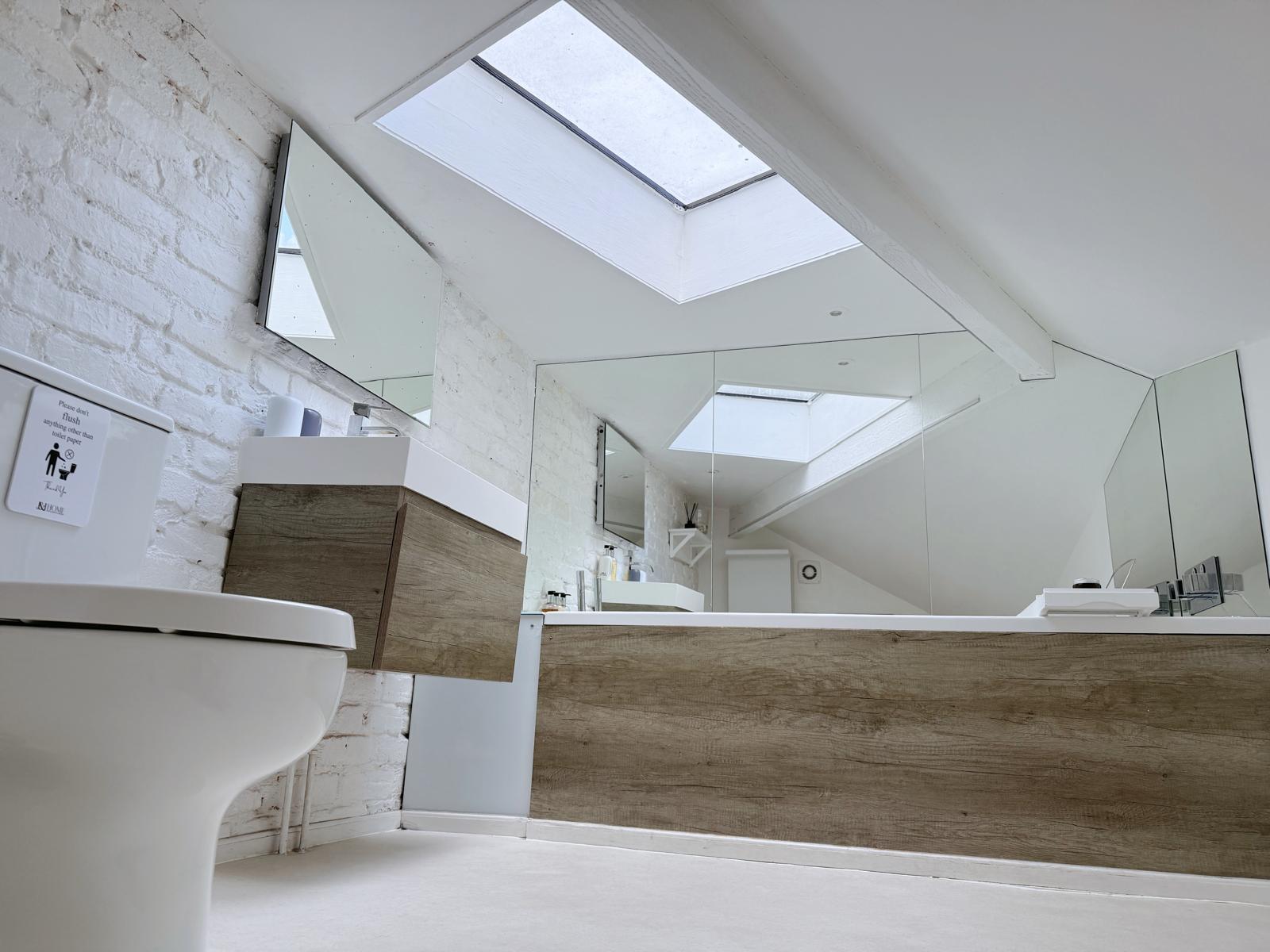 Luxury 3-En-suites House 3 mins to Pimlico with AC