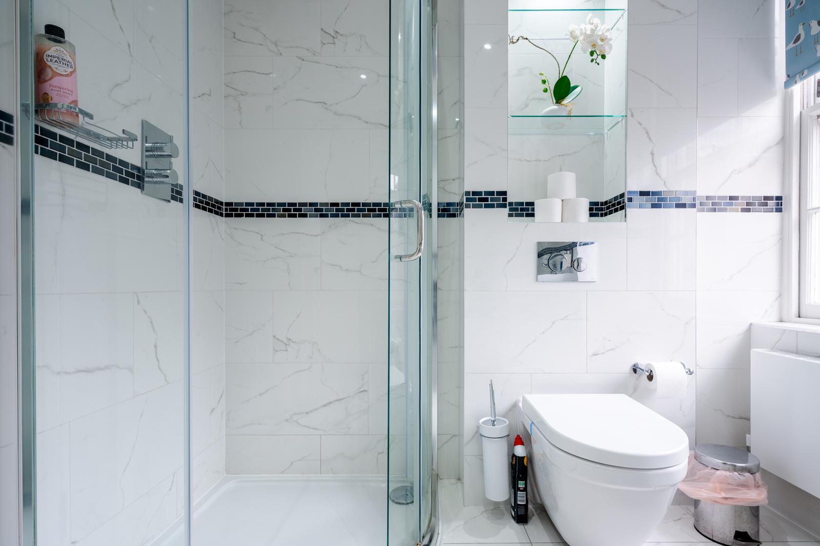 Royal Retreat: 3BR British Manor Near Victoria｜AC