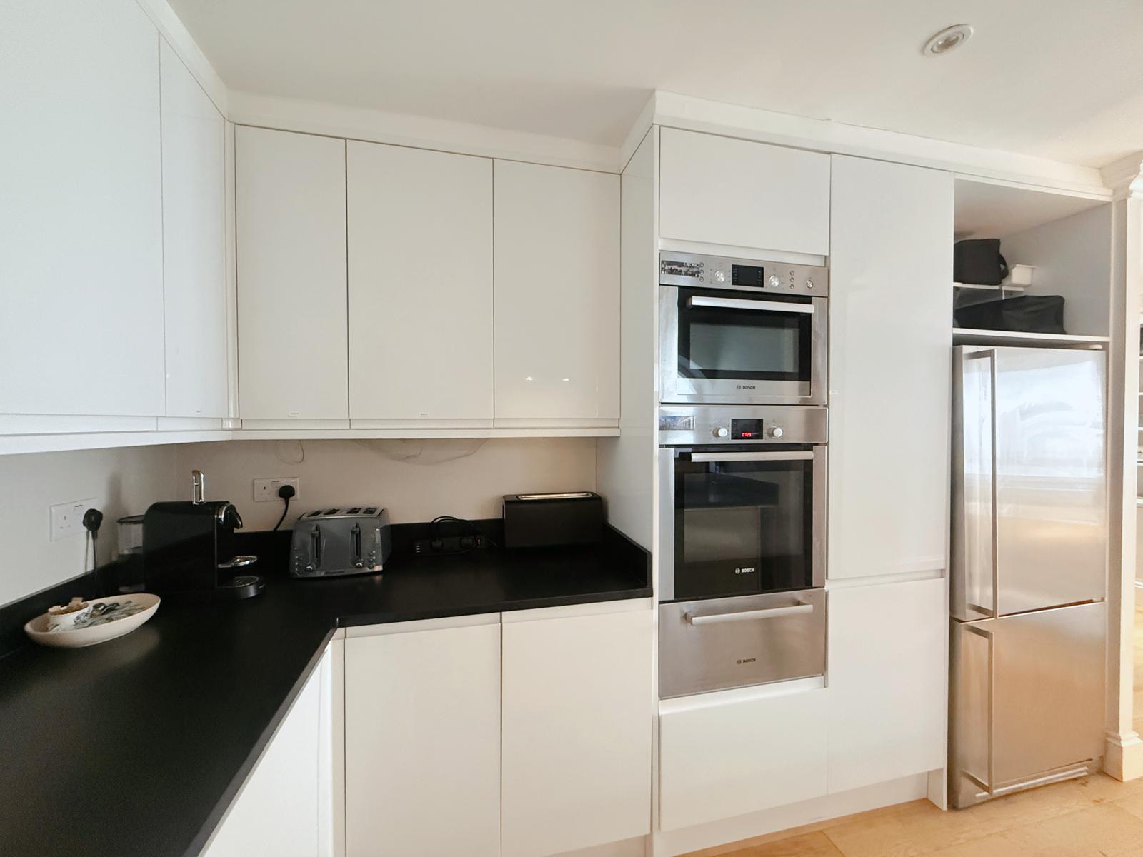 Spacious 5F House in Victoria , Safe & Quiet!