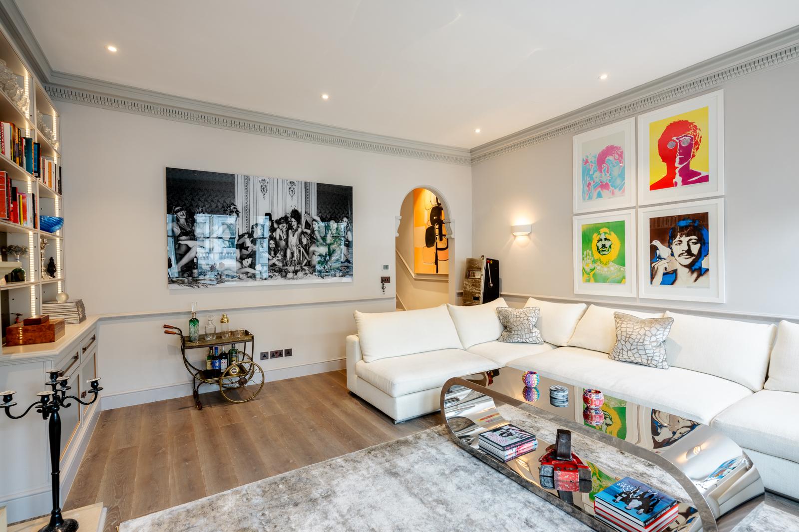 Chelsea Canvas: Art-Fueled 3BRs Townhouse | AC