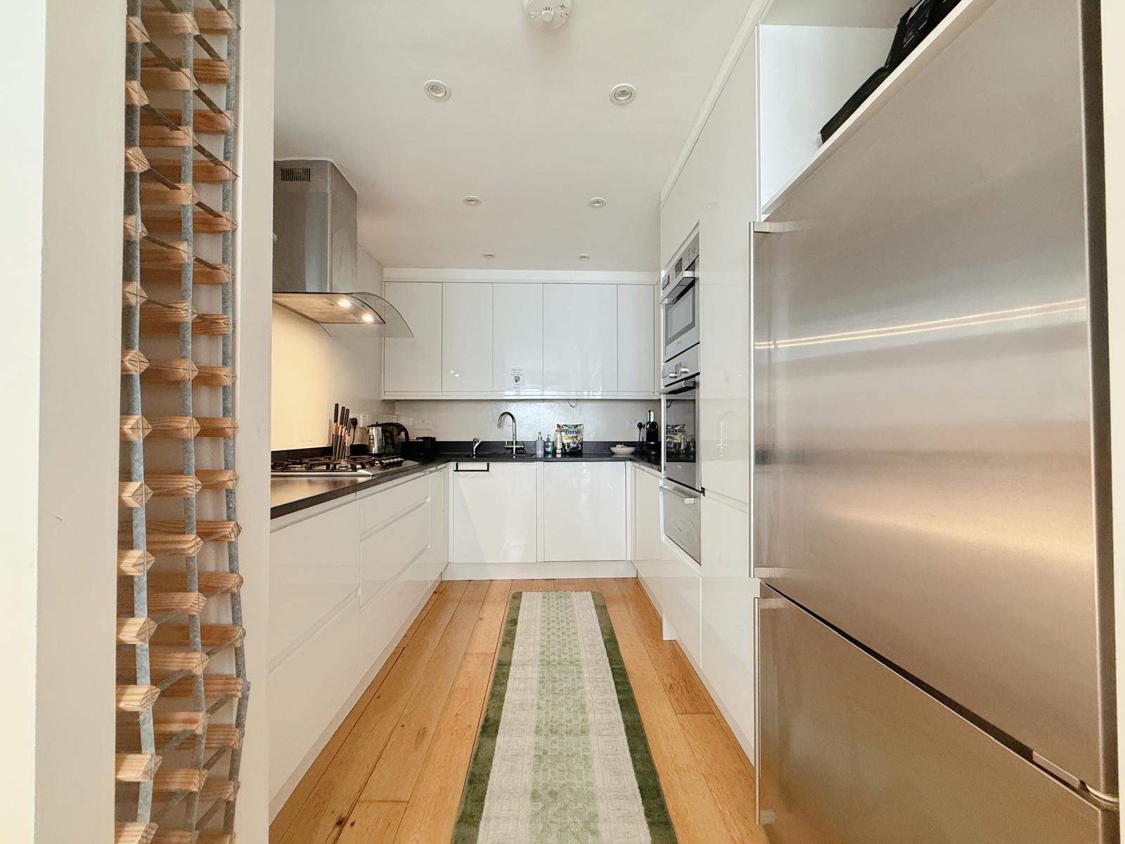 Spacious 5F House in Victoria , Safe & Quiet!