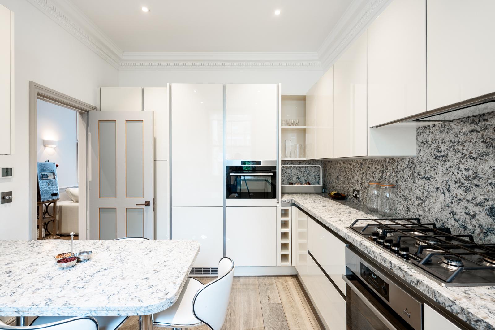 Chelsea Canvas: Art-Fueled 3BRs Townhouse | AC