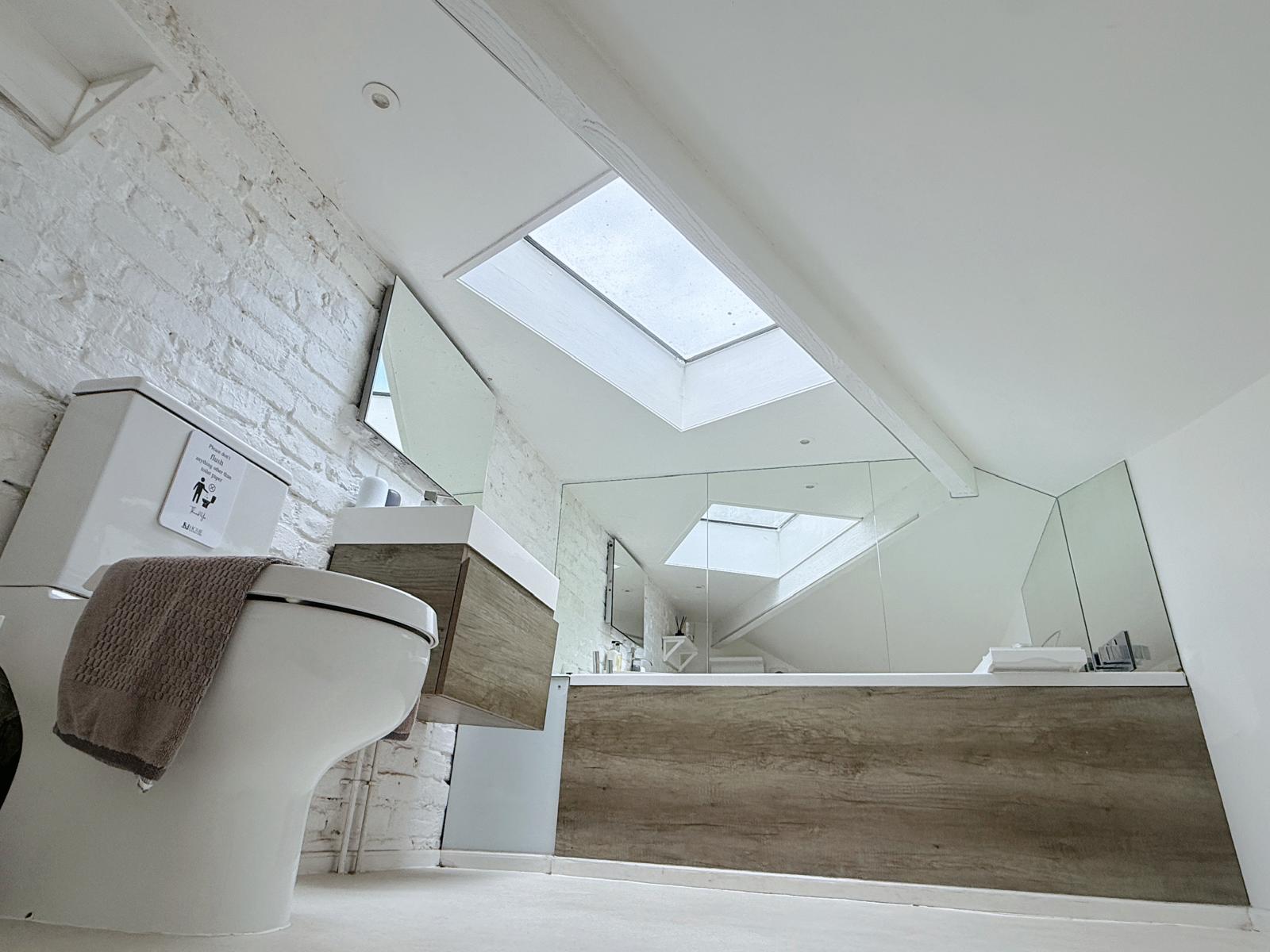 Luxury 3-En-suites House 3 mins to Pimlico with AC