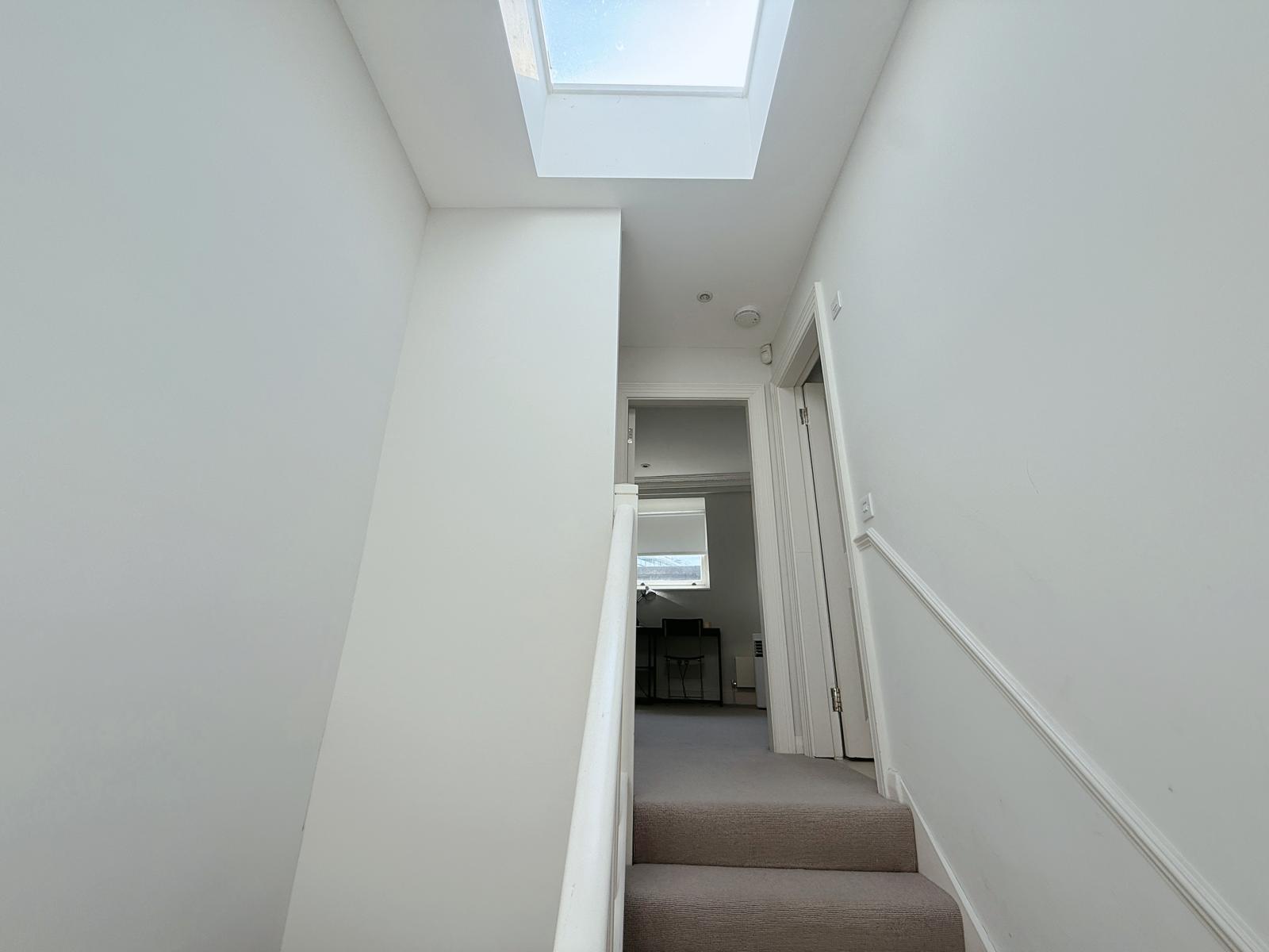 Spacious 5F House in Victoria , Safe & Quiet!