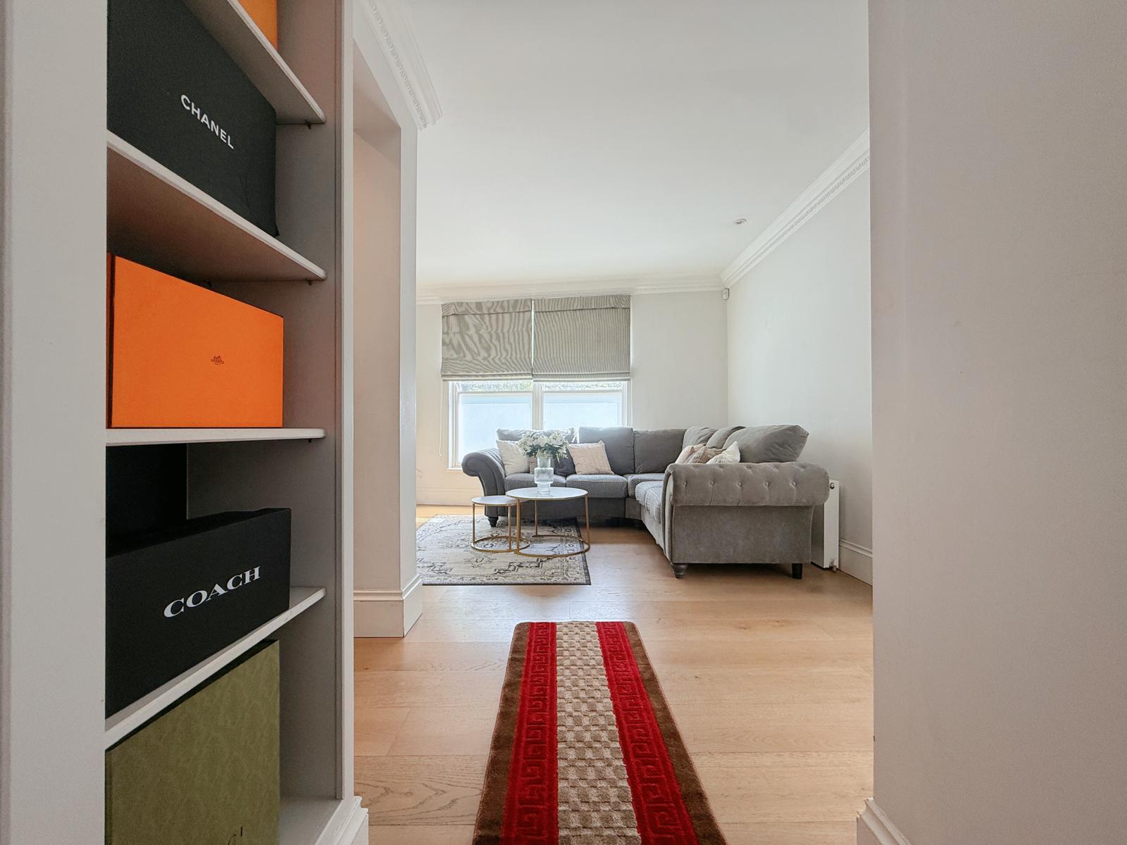 Spacious 5F House in Victoria , Safe & Quiet!