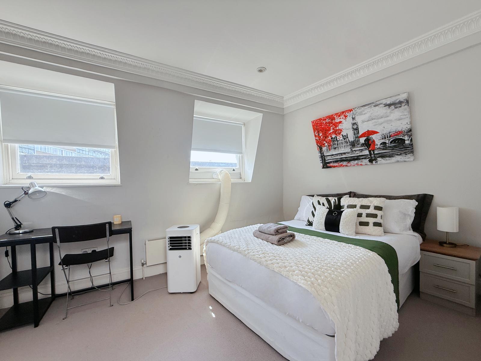 Spacious 5F House in Victoria , Safe & Quiet!