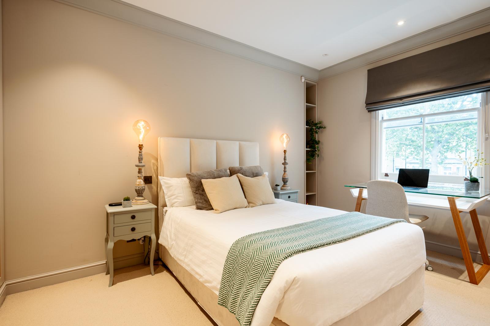 Chelsea Canvas: Art-Fueled 3BRs Townhouse | AC