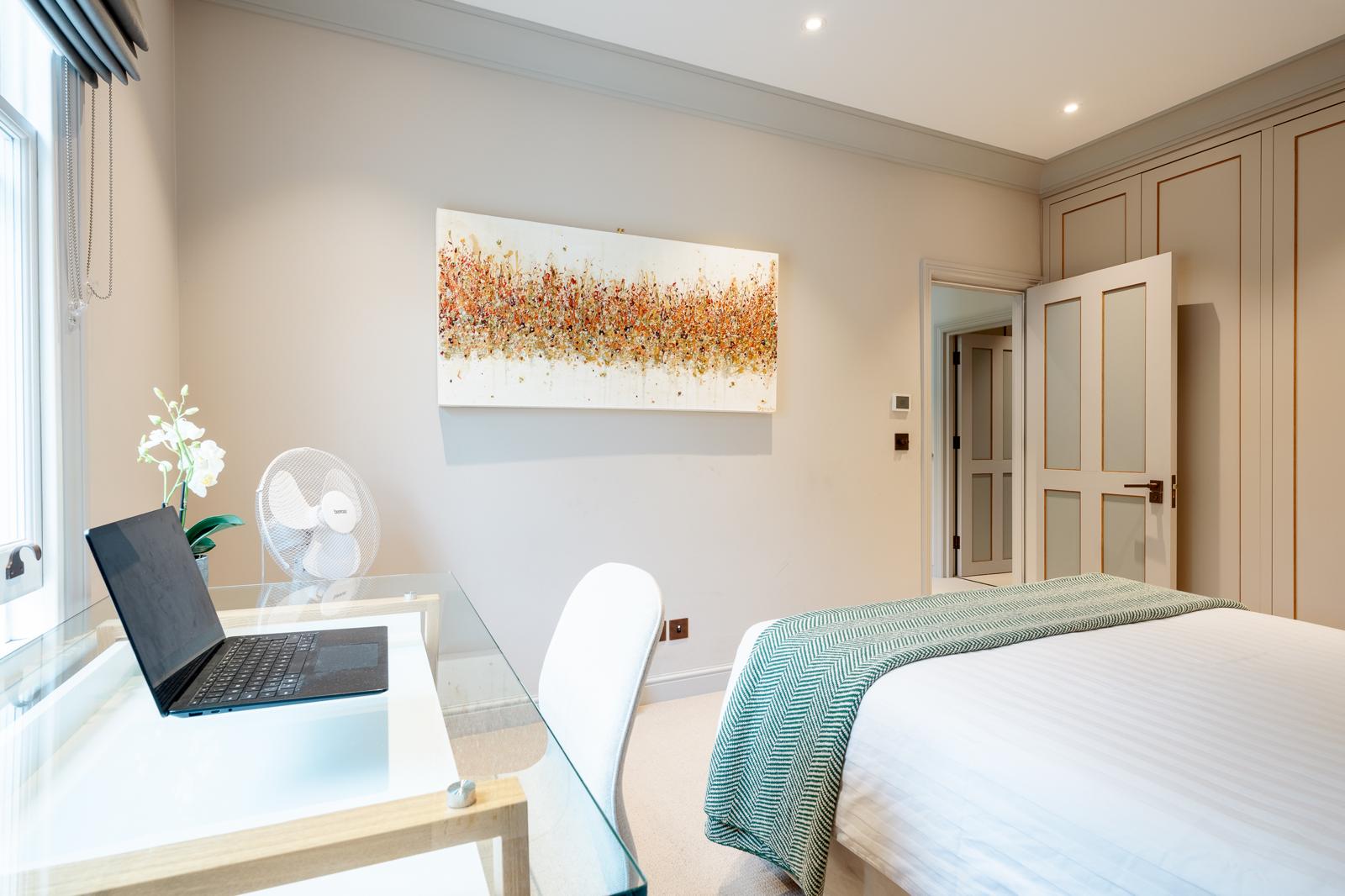 Chelsea Canvas: Art-Fueled 3BRs Townhouse | AC