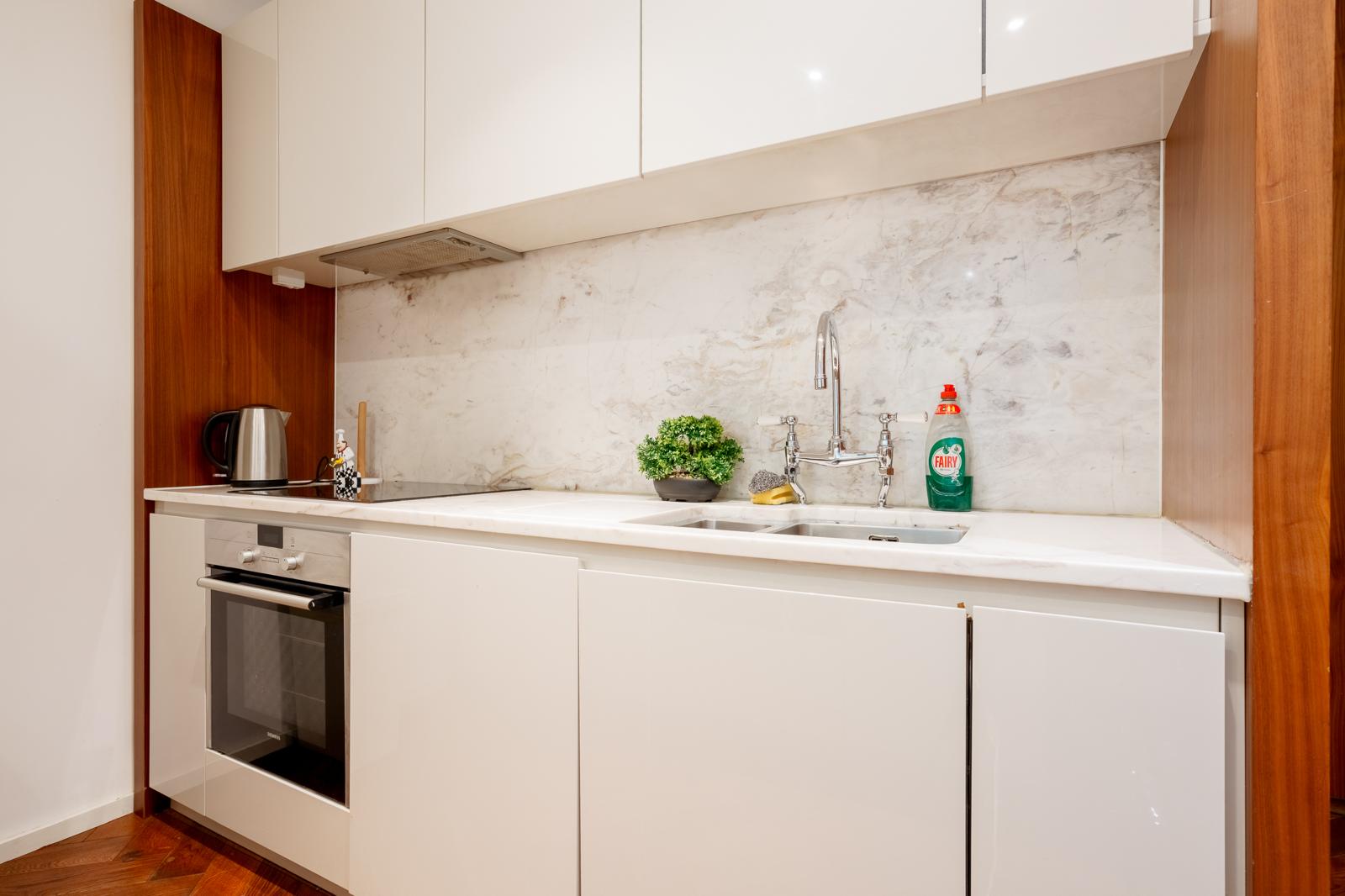 Luxury 2BRs Maisonette walk to Tube Nine Elm