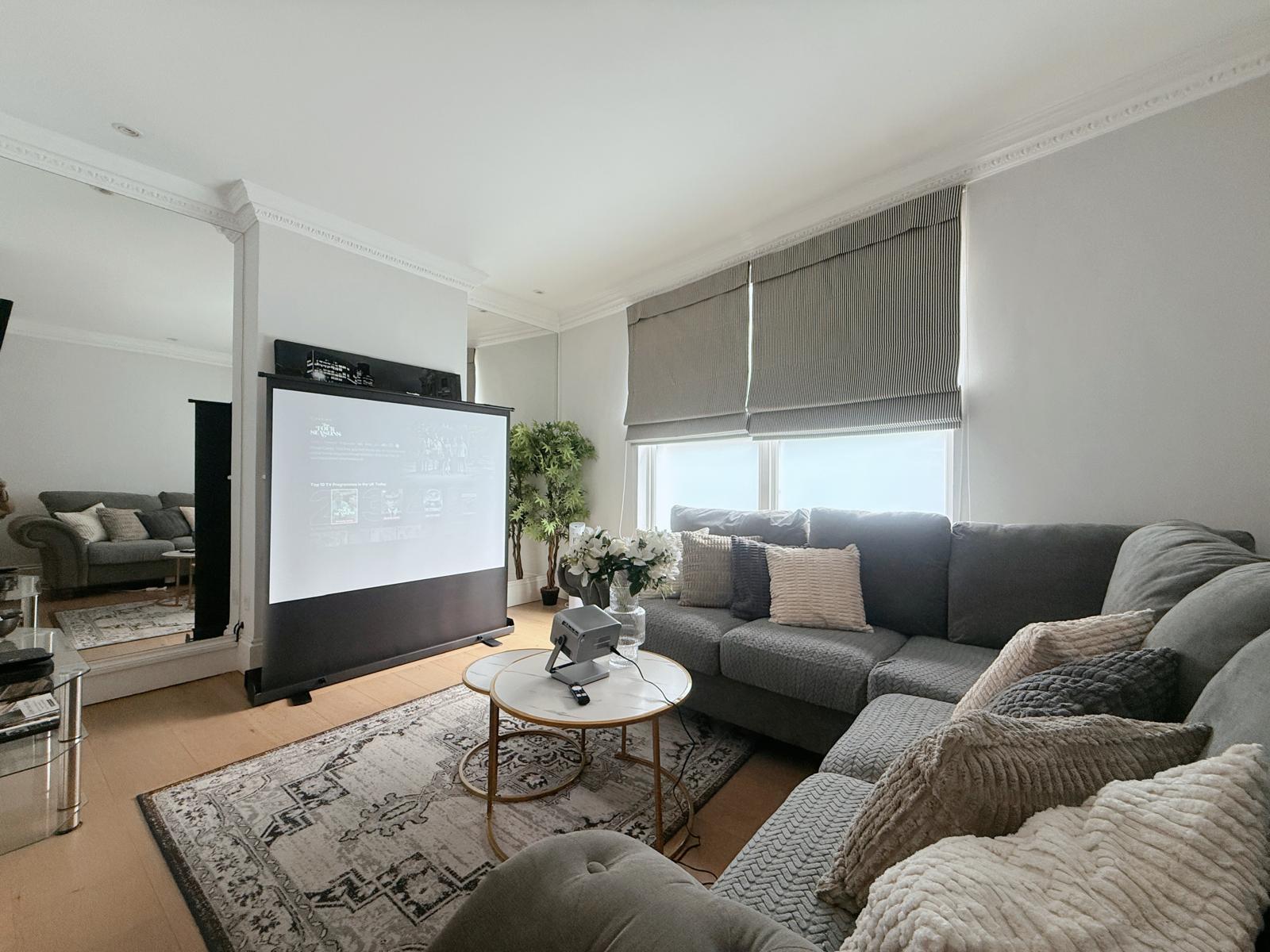 Spacious 5F House in Victoria , Safe & Quiet!