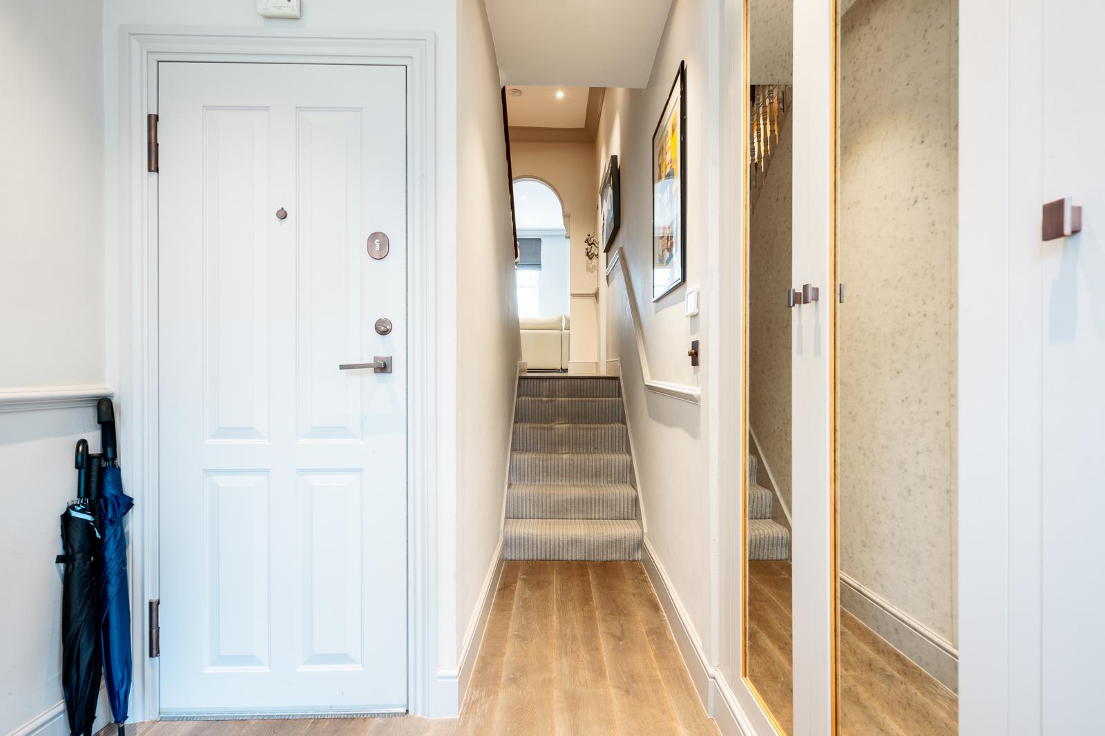 Chelsea Canvas: Art-Fueled 3BRs Townhouse | AC